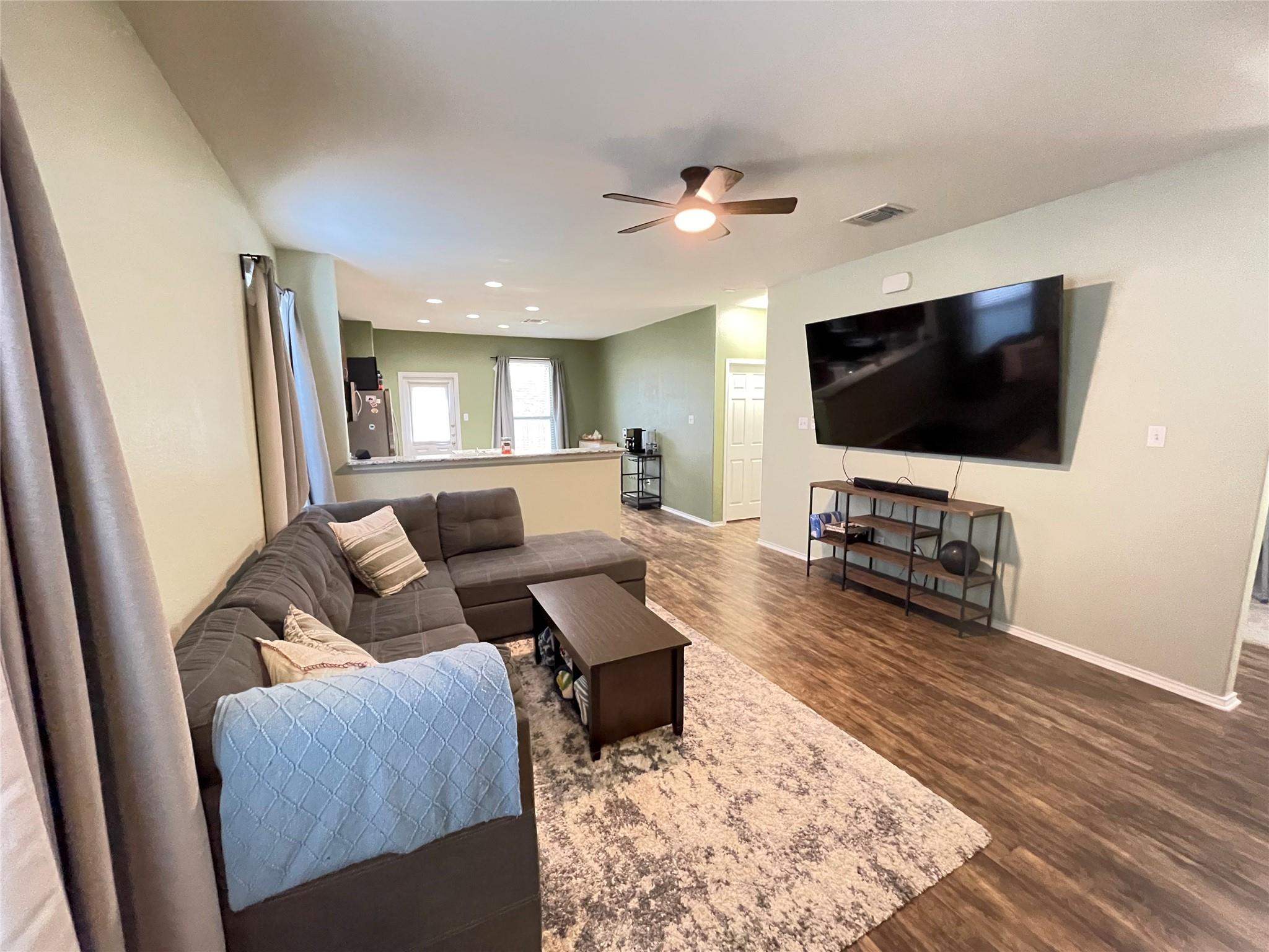 228 La Dera Dr Property Photo 1