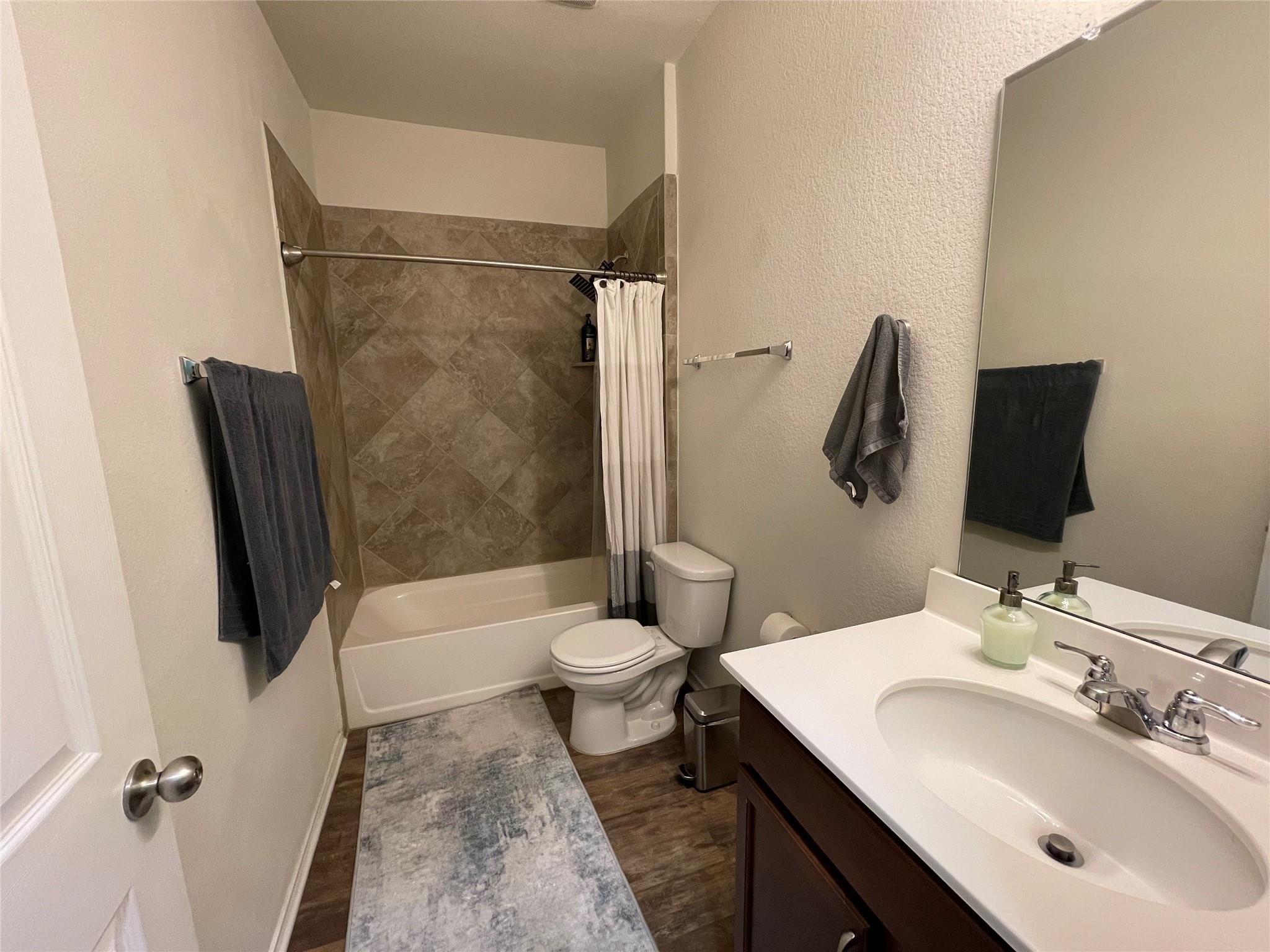 228 La Dera Dr Property Photo 10