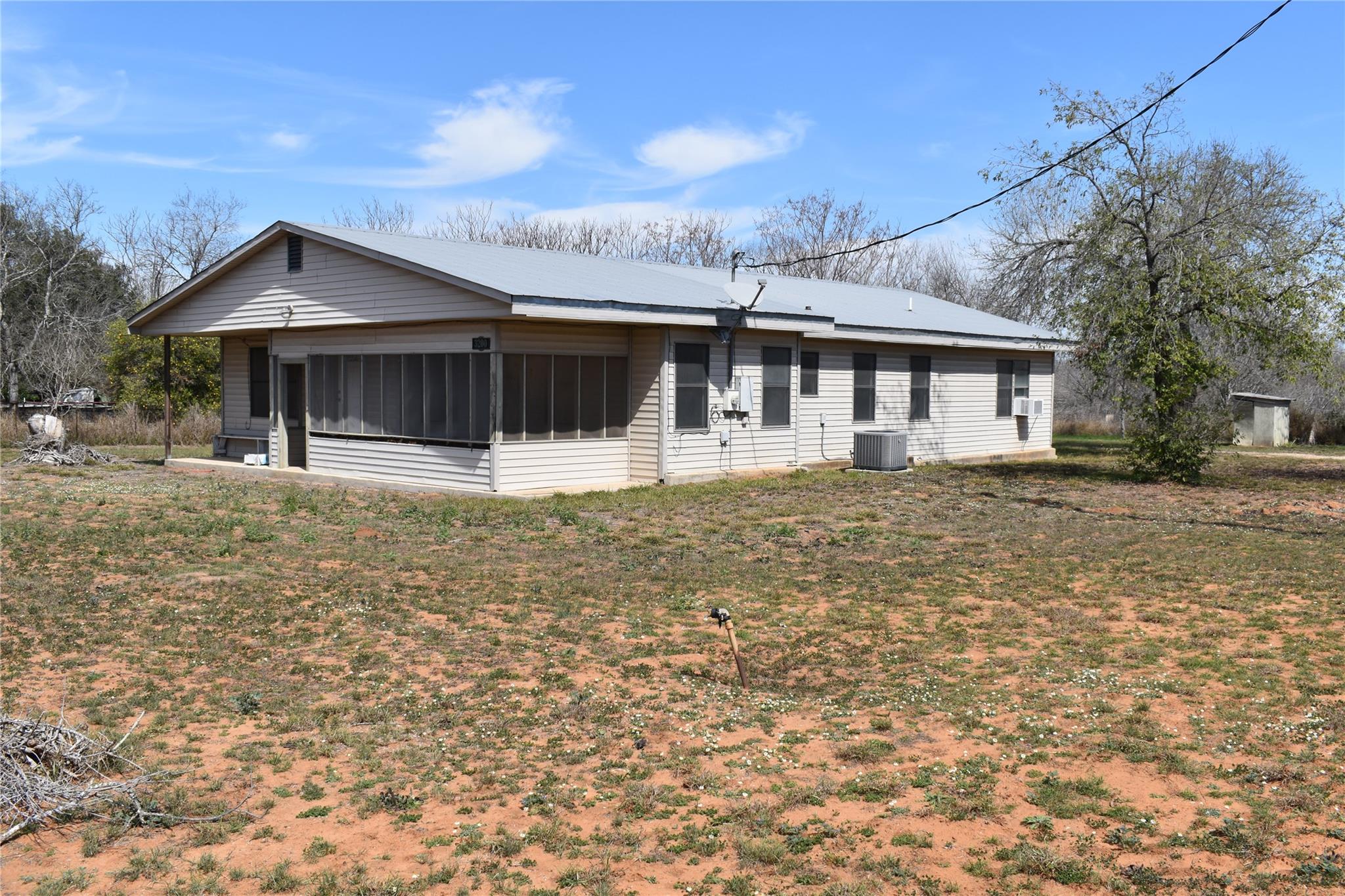 3200 N State Highway 16 Property Photo
