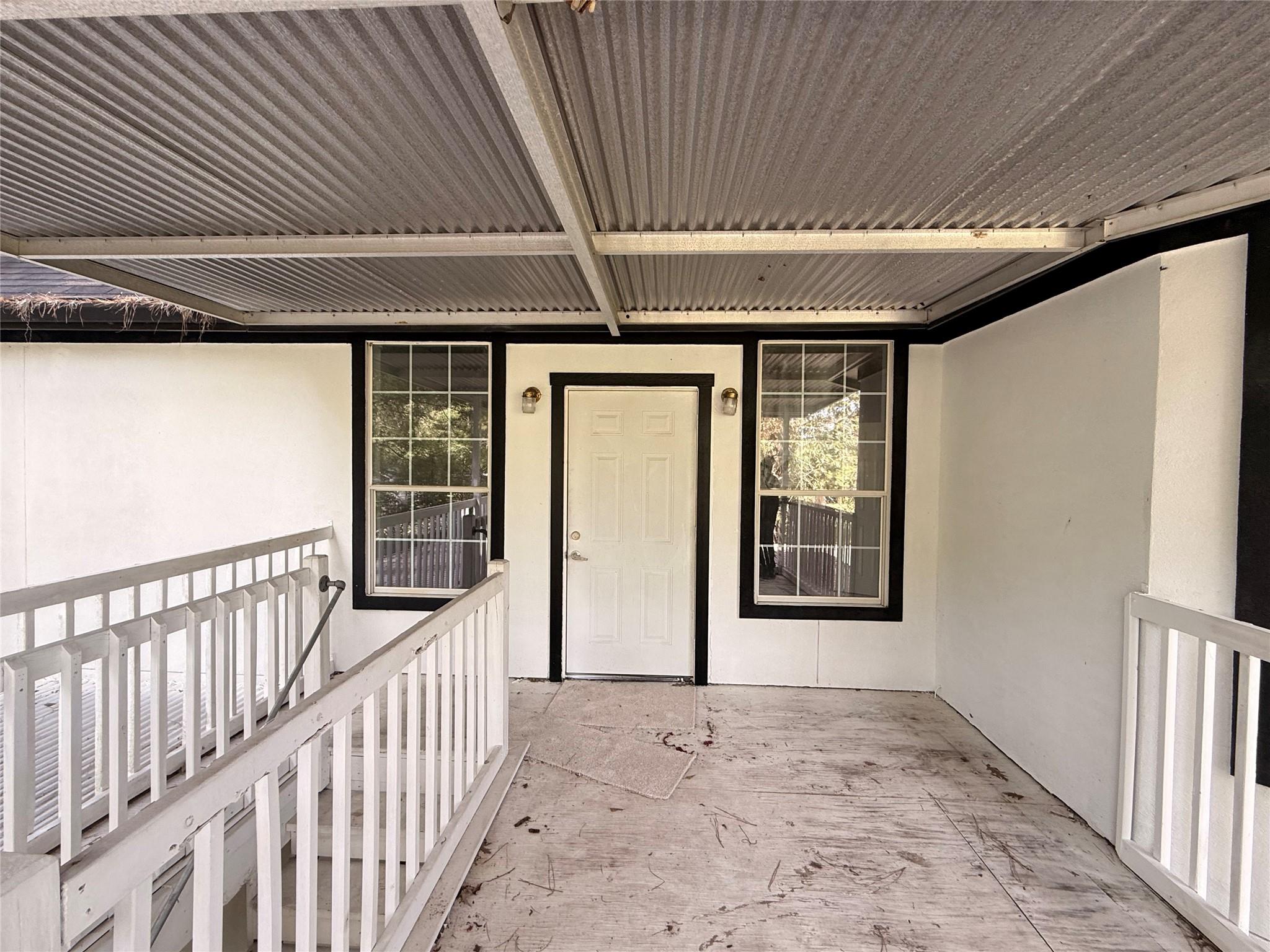 16160 Porter Ln Property Photo 4