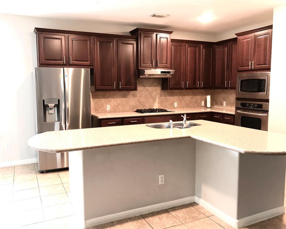 10808 Sky Rock Dr Property Photo 4