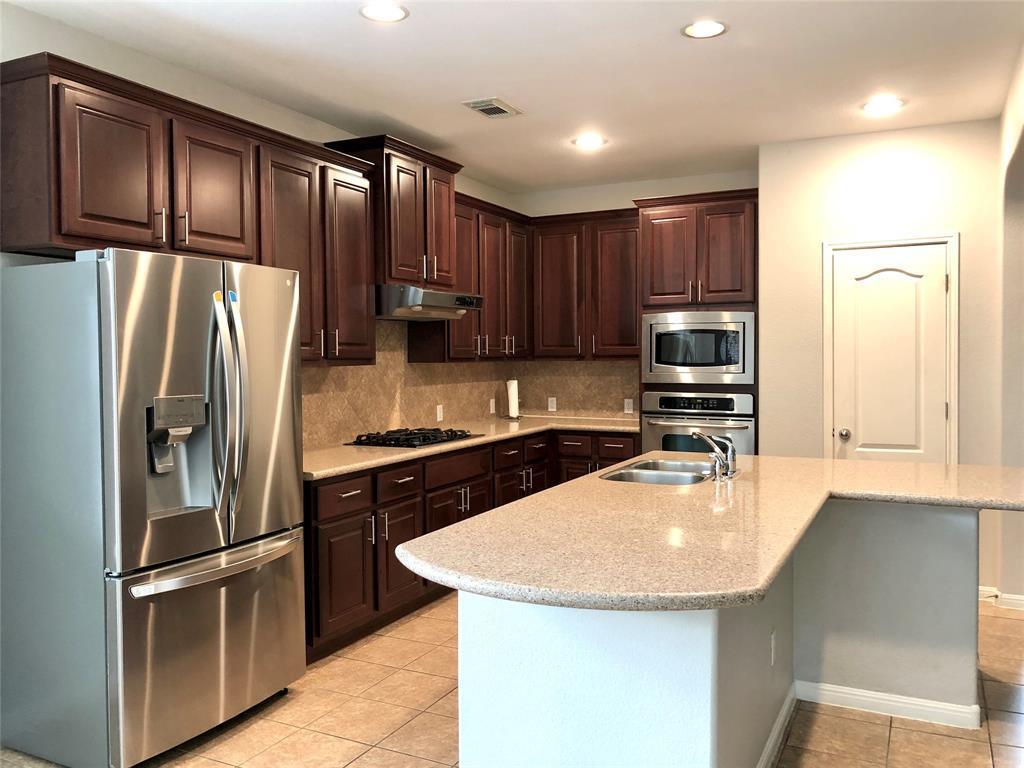 10808 Sky Rock Dr Property Photo 5