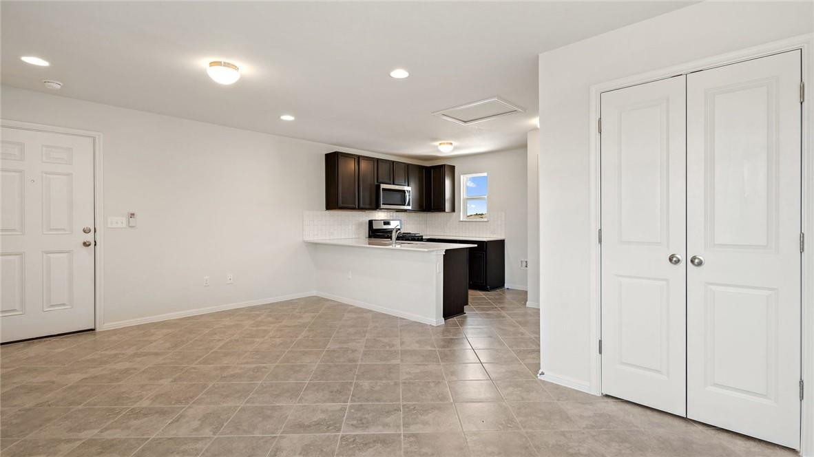 7812 Hillock Ter #b Property Photo 3