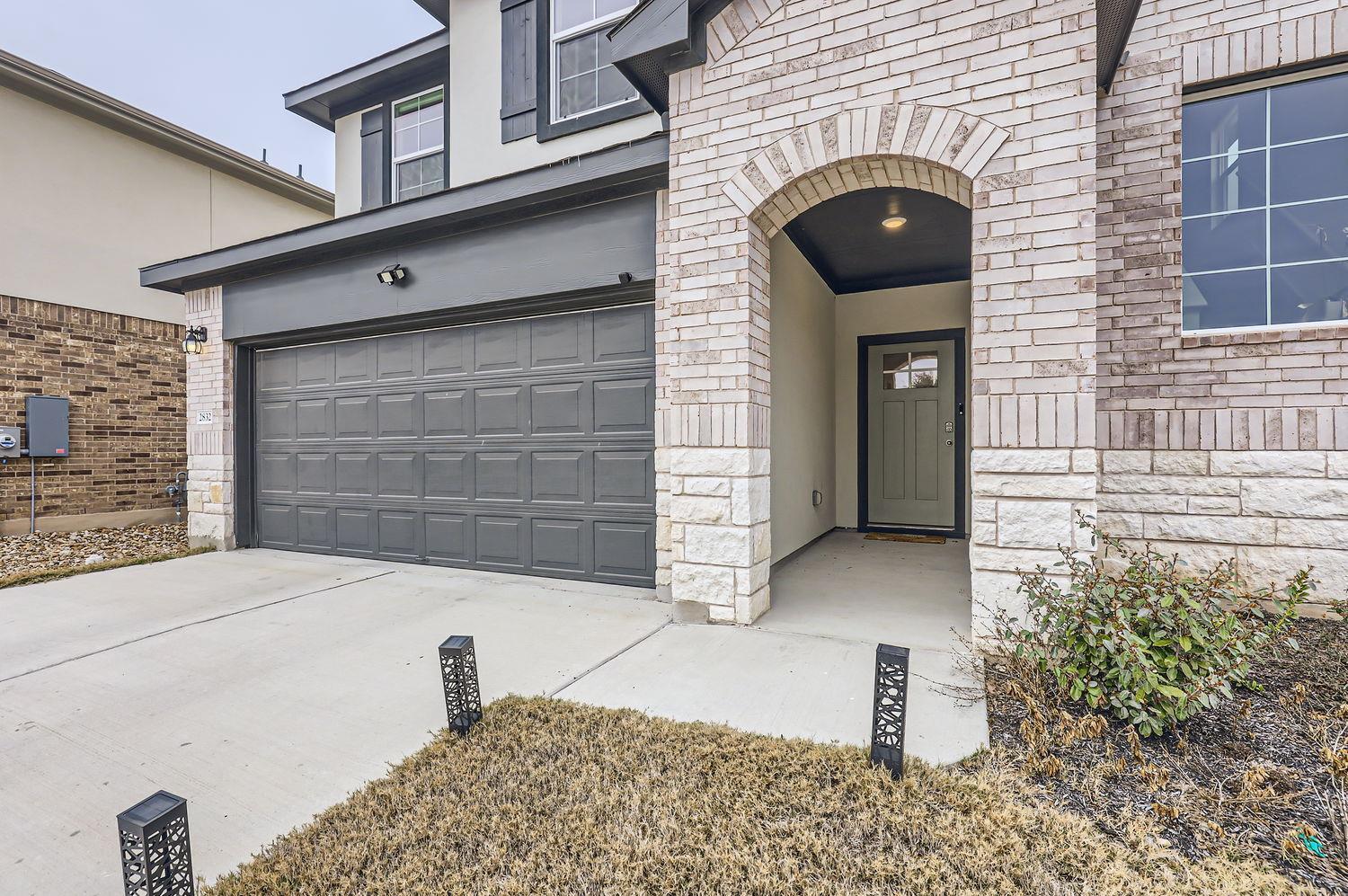 2832 Indian Clover Trl Property Photo 3