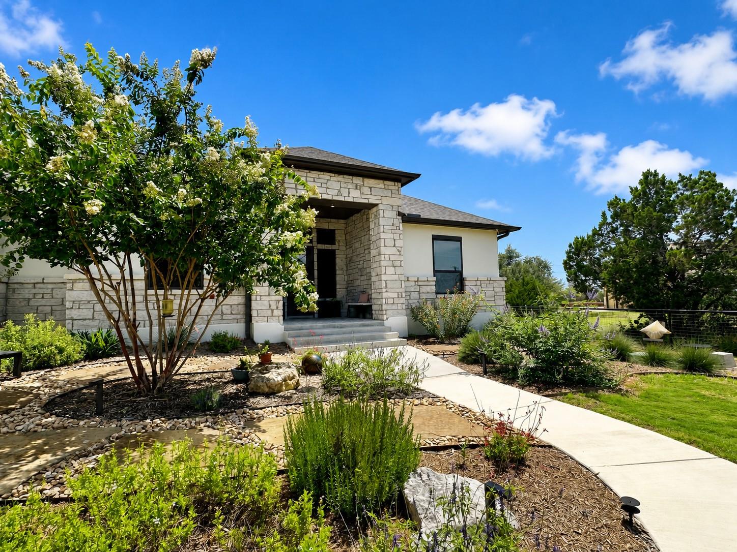 365 Warbler Dr Property Photo 1