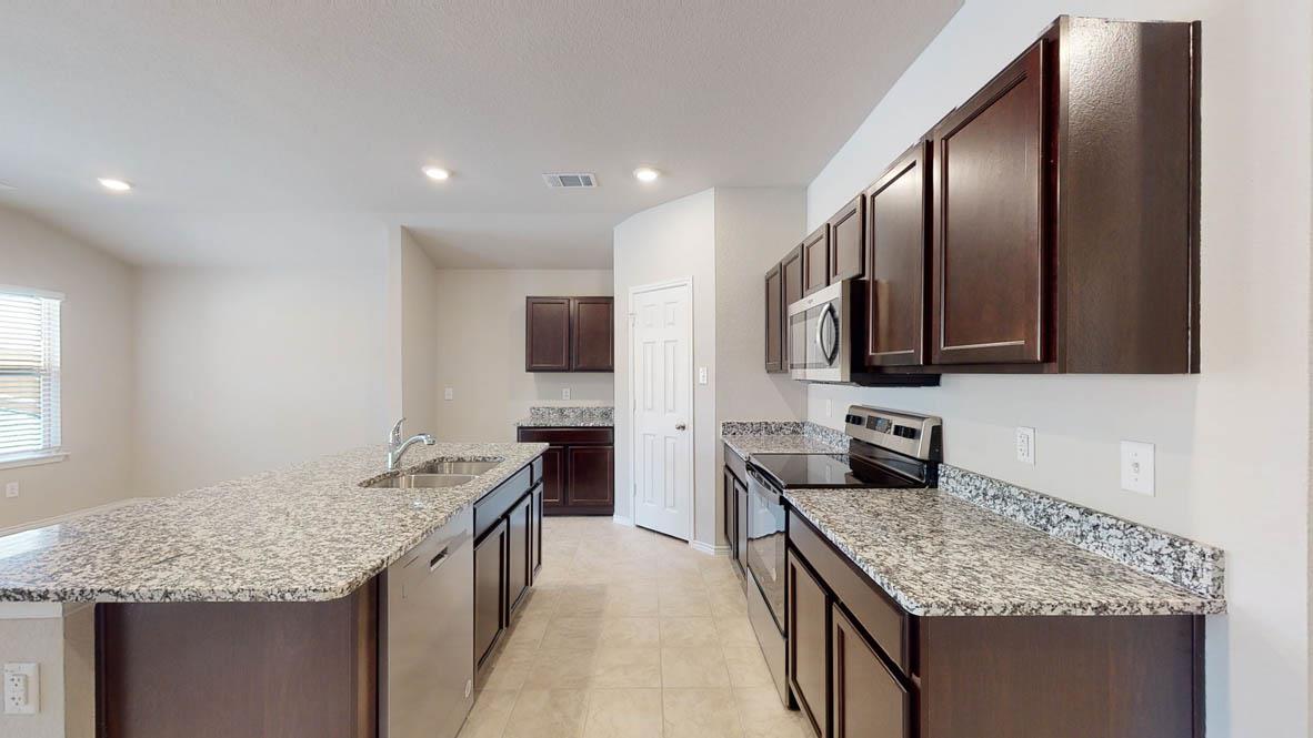 1304 Iron Horse Dr Property Photo 3