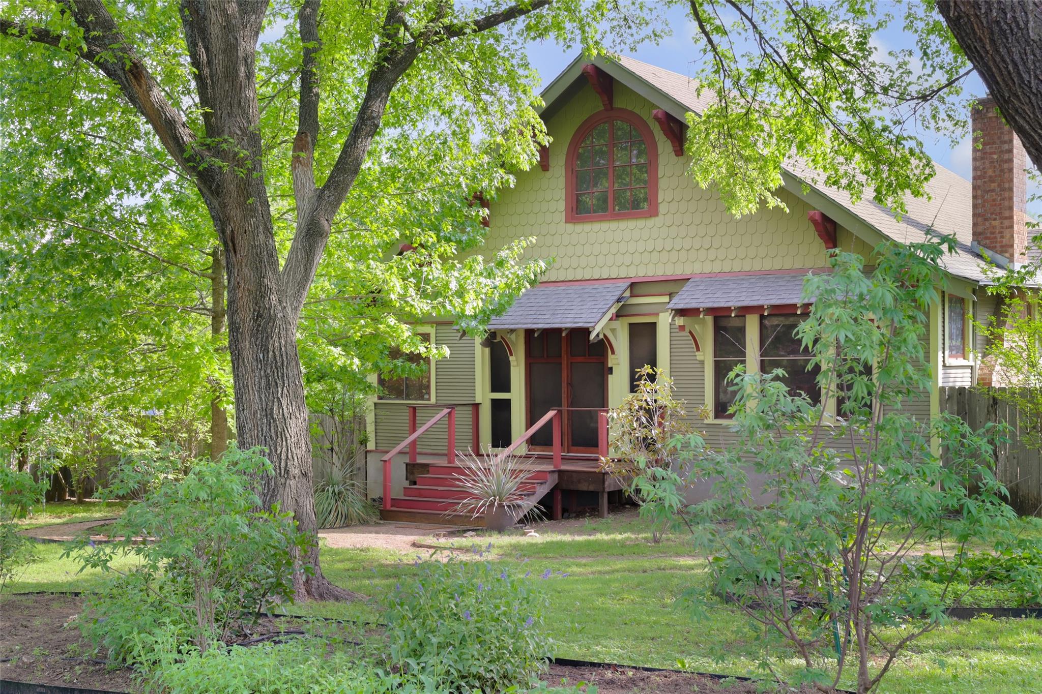 1917 Miles Ave Property Photo 2