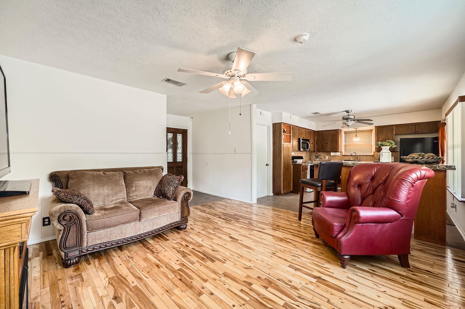 914 Hermitage Dr Property Photo 7