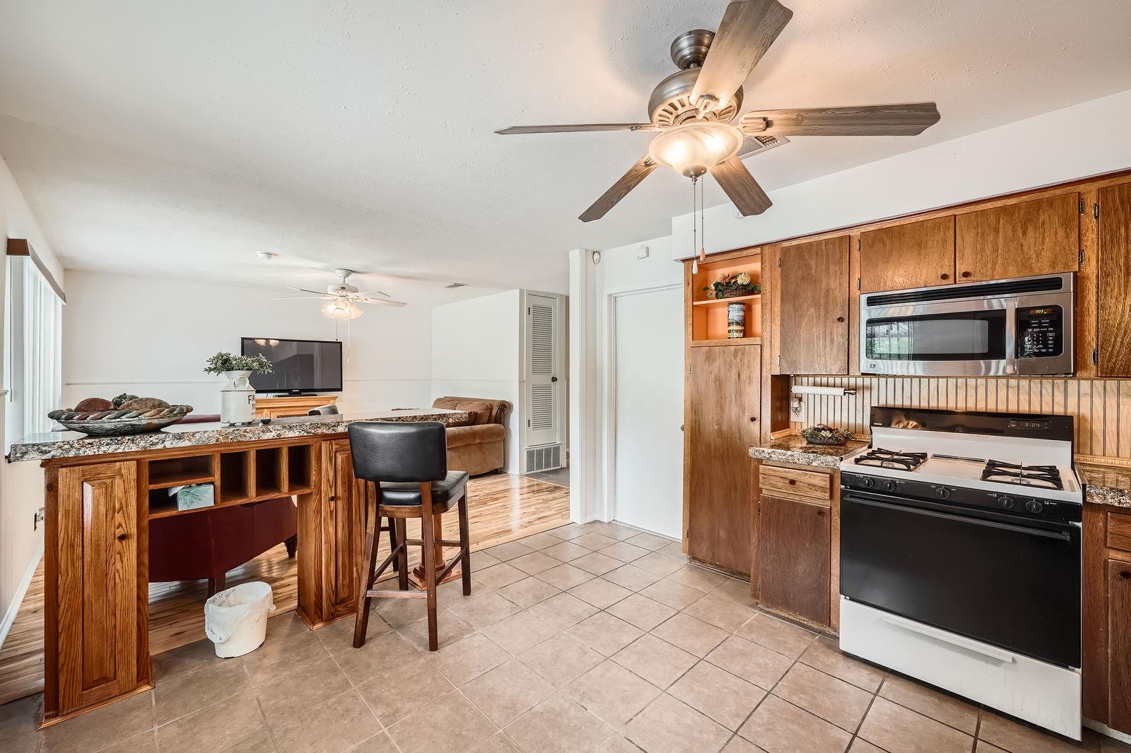 914 Hermitage Dr Property Photo 12