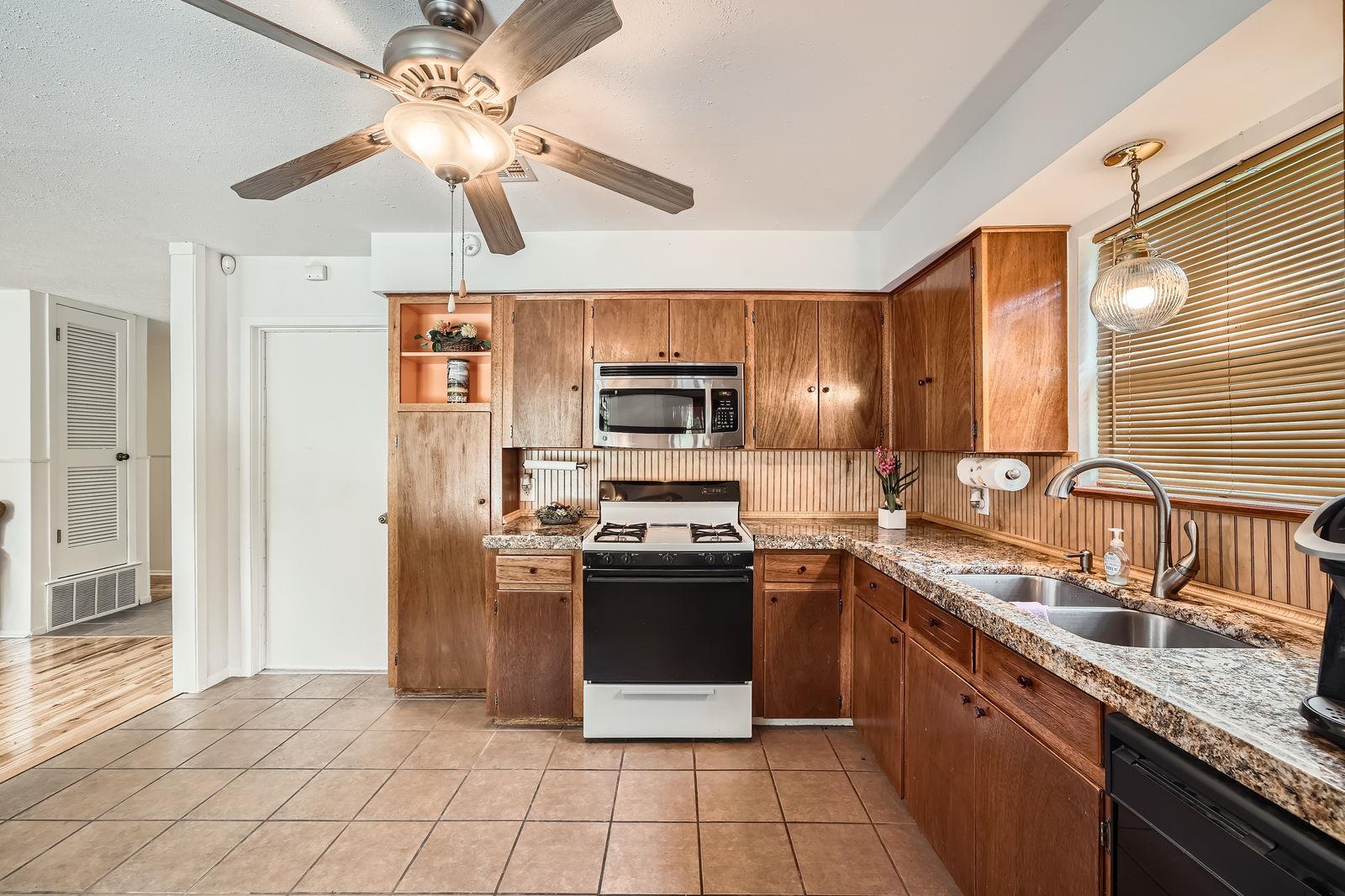 914 Hermitage Dr Property Photo 14