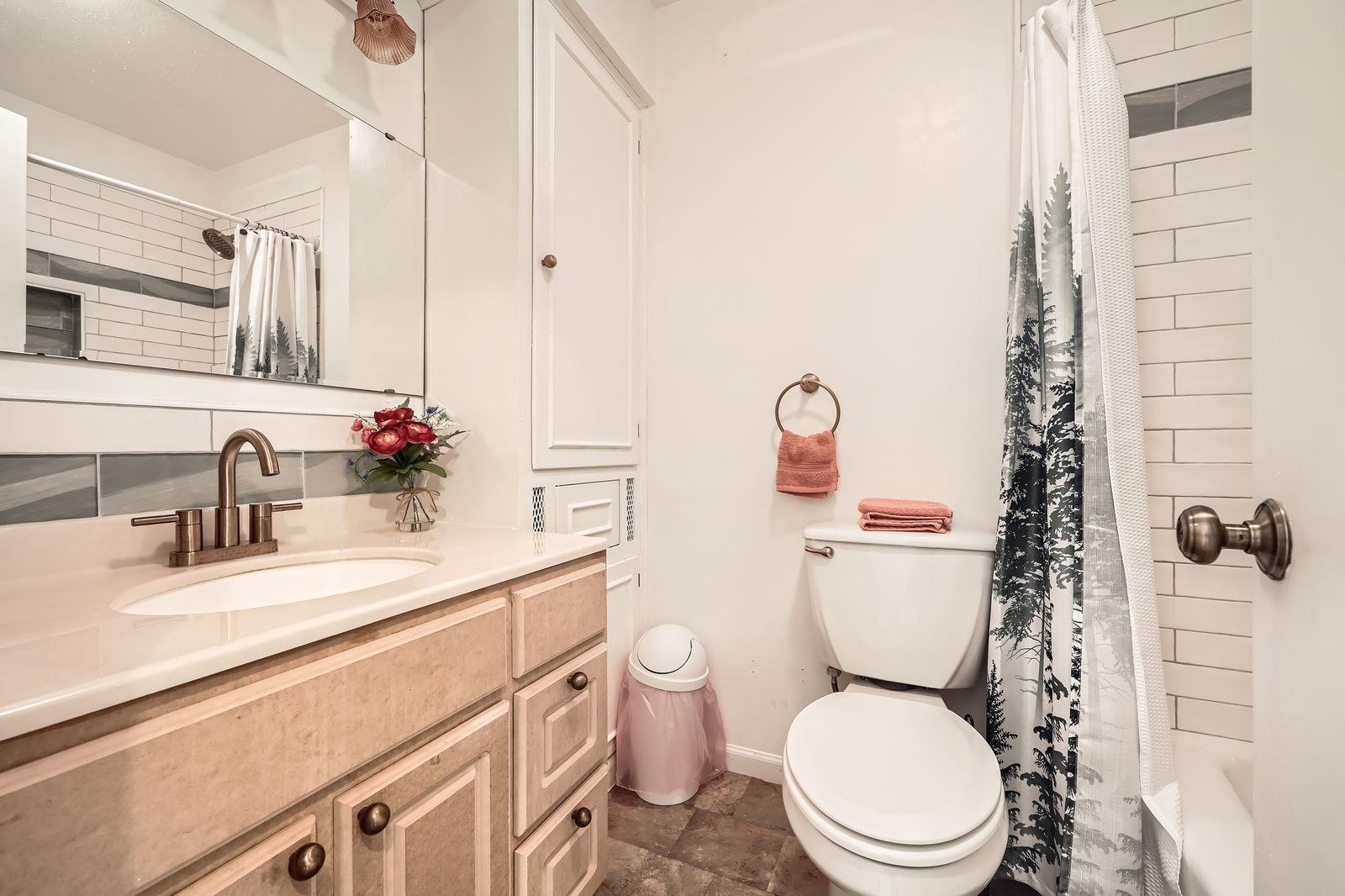 914 Hermitage Dr Property Photo 24