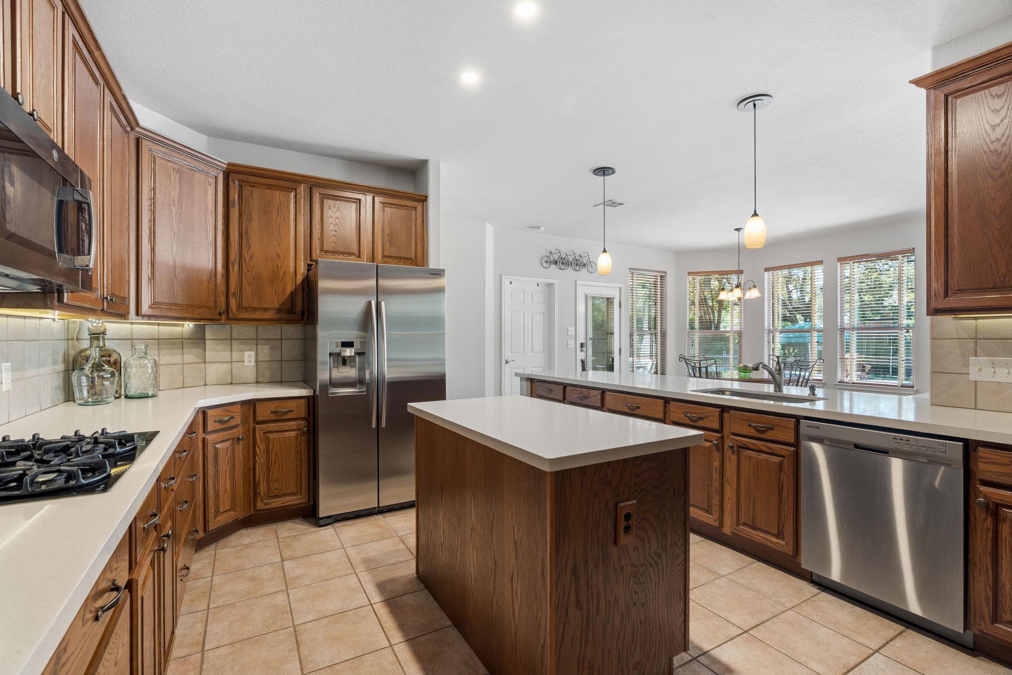 8901 Spearhead Cv N Property Photo 6
