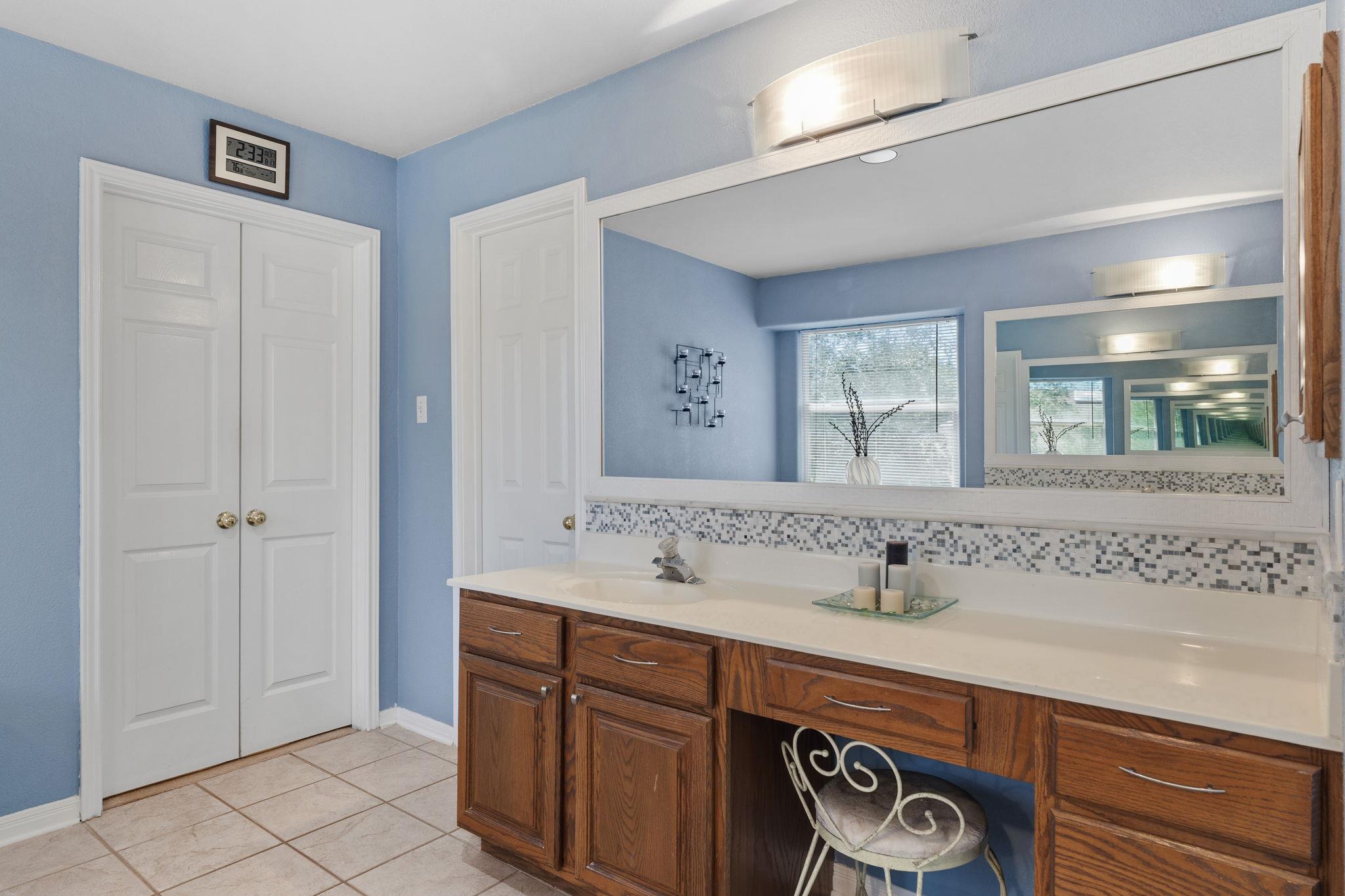 8901 Spearhead Cv N Property Photo 29