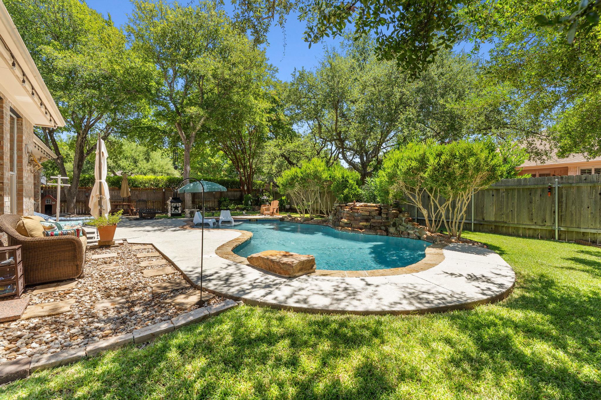 8901 Spearhead Cv N Property Photo 37