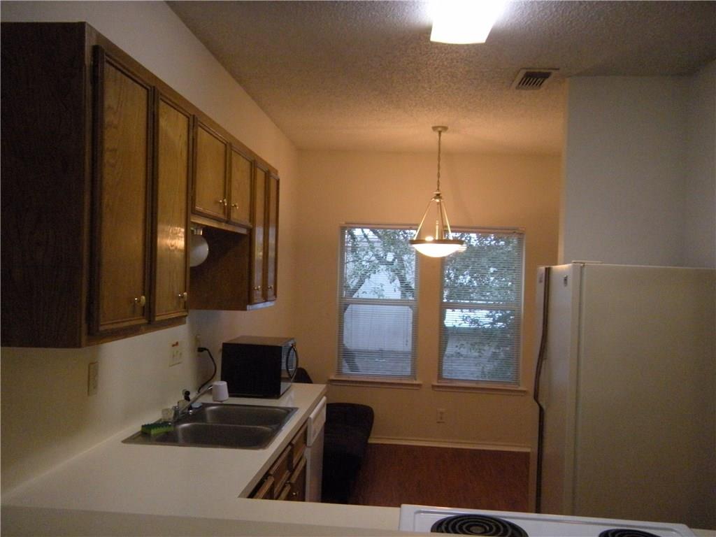2414 Longview St #305 Property Photo 7