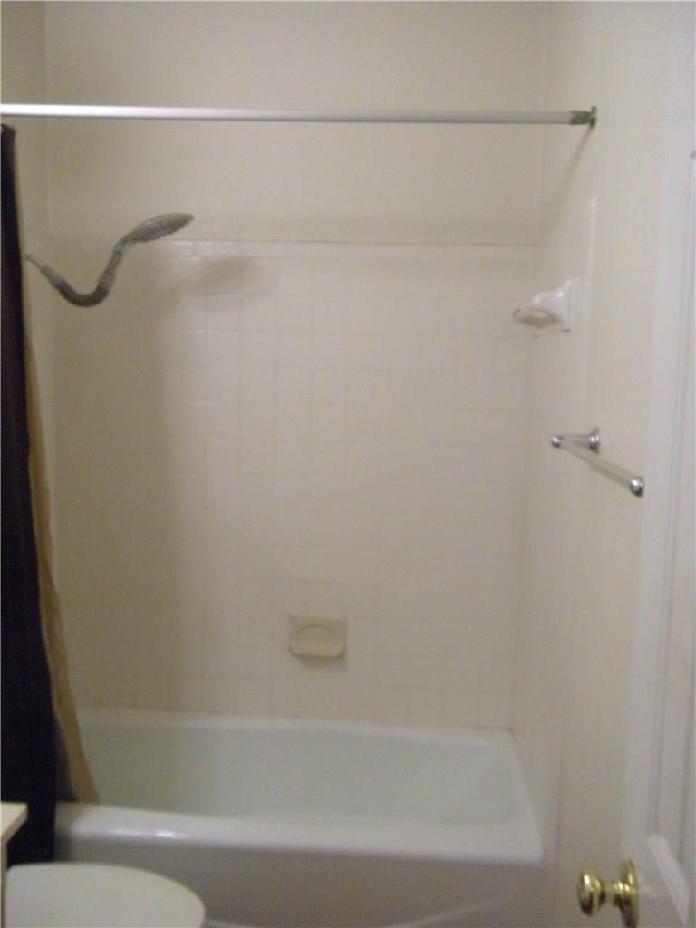 2414 Longview St #305 Property Photo 10