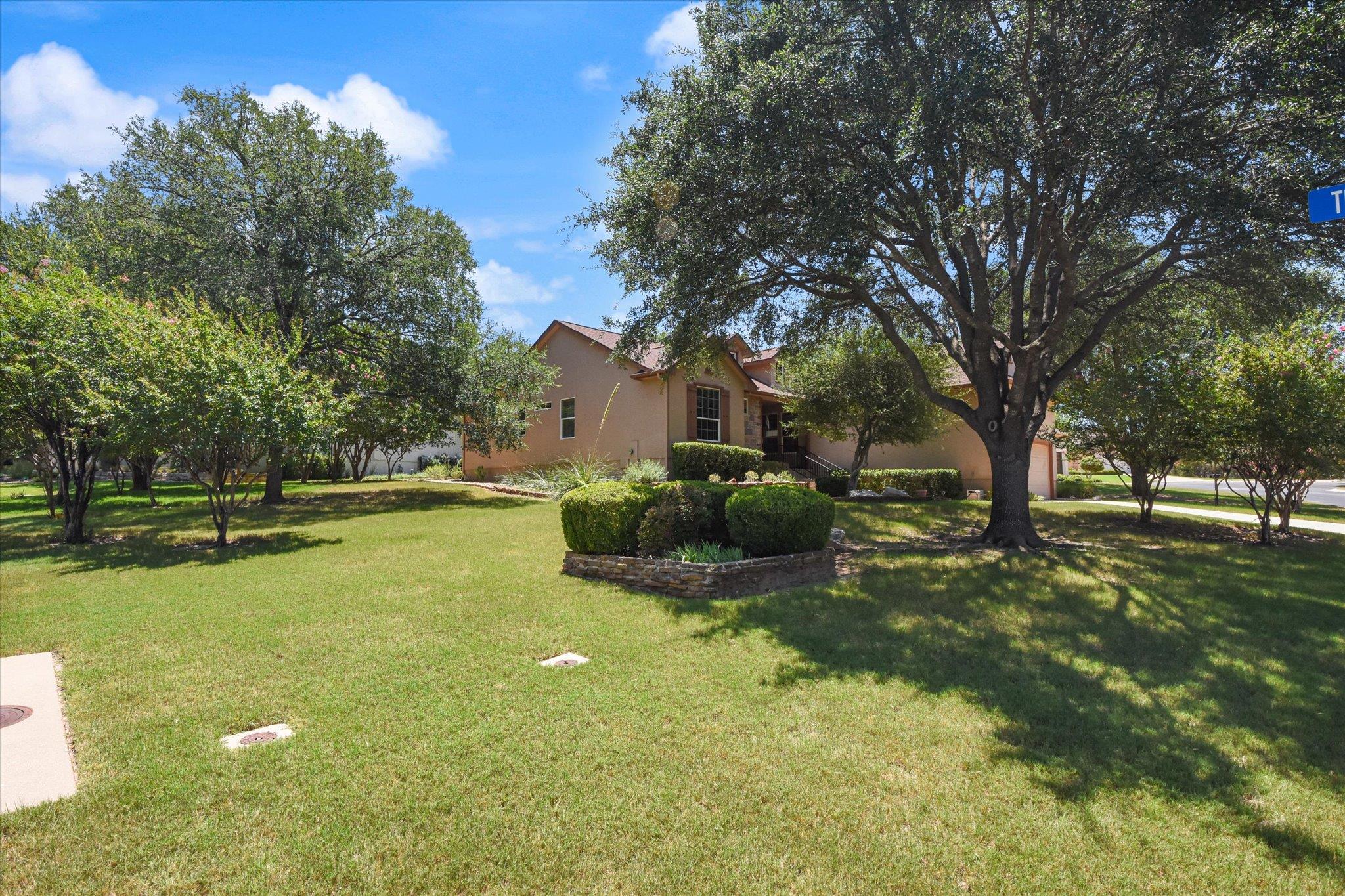 101 Rockrose Ct Property Photo 2