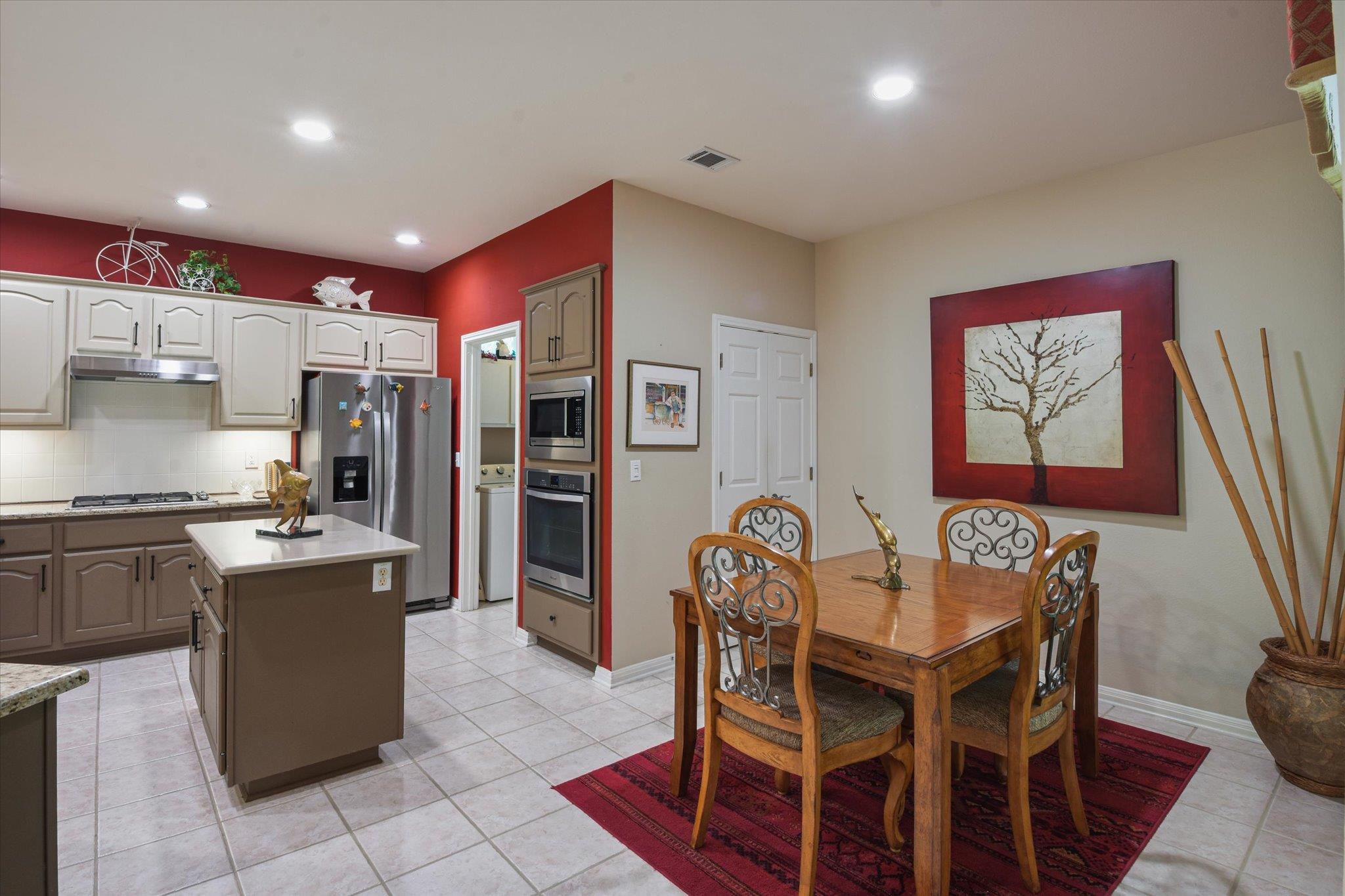 101 Rockrose Ct Property Photo 6