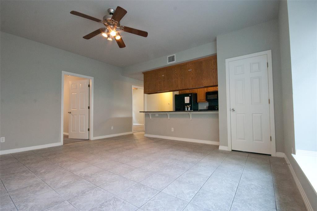 2410 Leon St #201 Property Photo 4