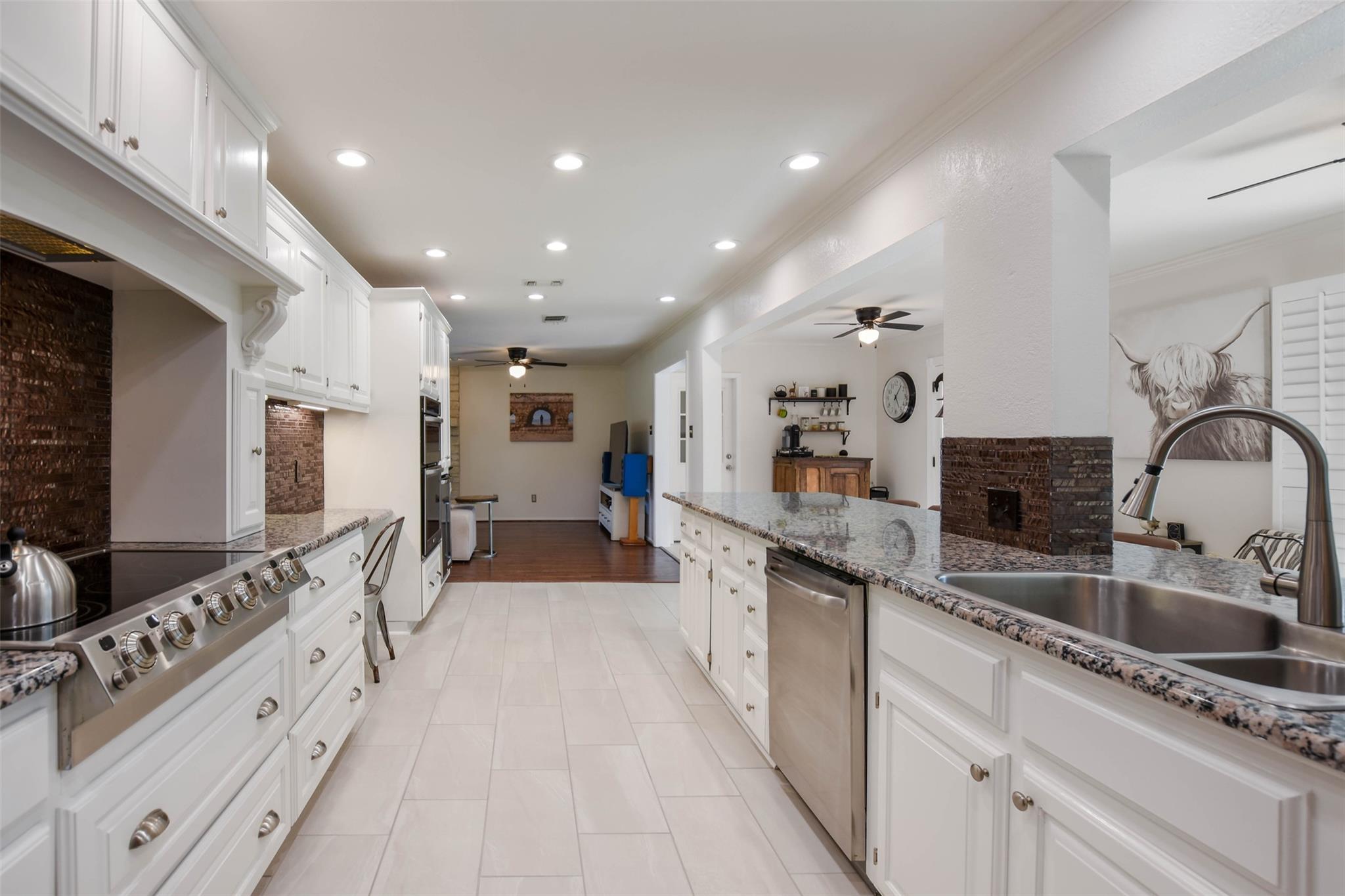 2204 Walsh Dr Property Photo 10
