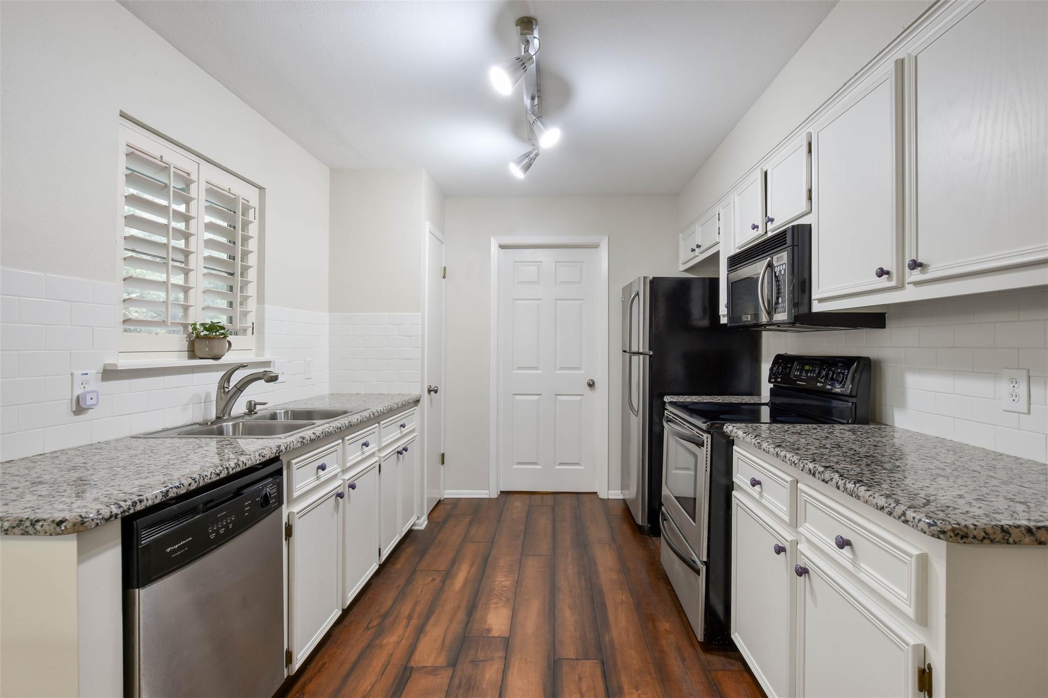 2204 Walsh Dr Property Photo 29