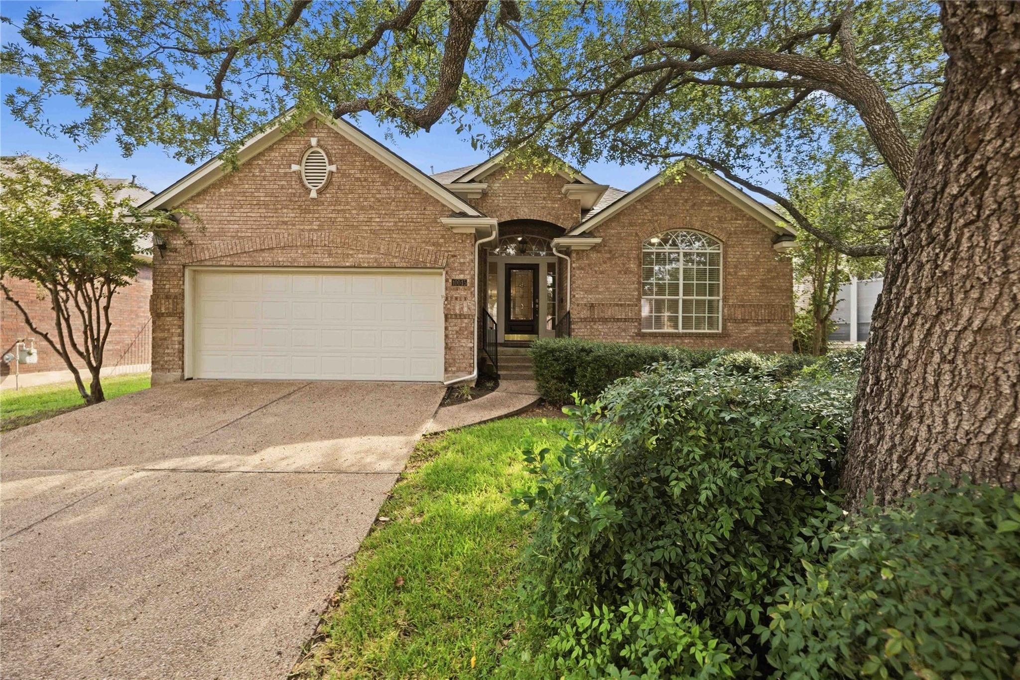 10045 Planters Woods Dr Property Photo 1