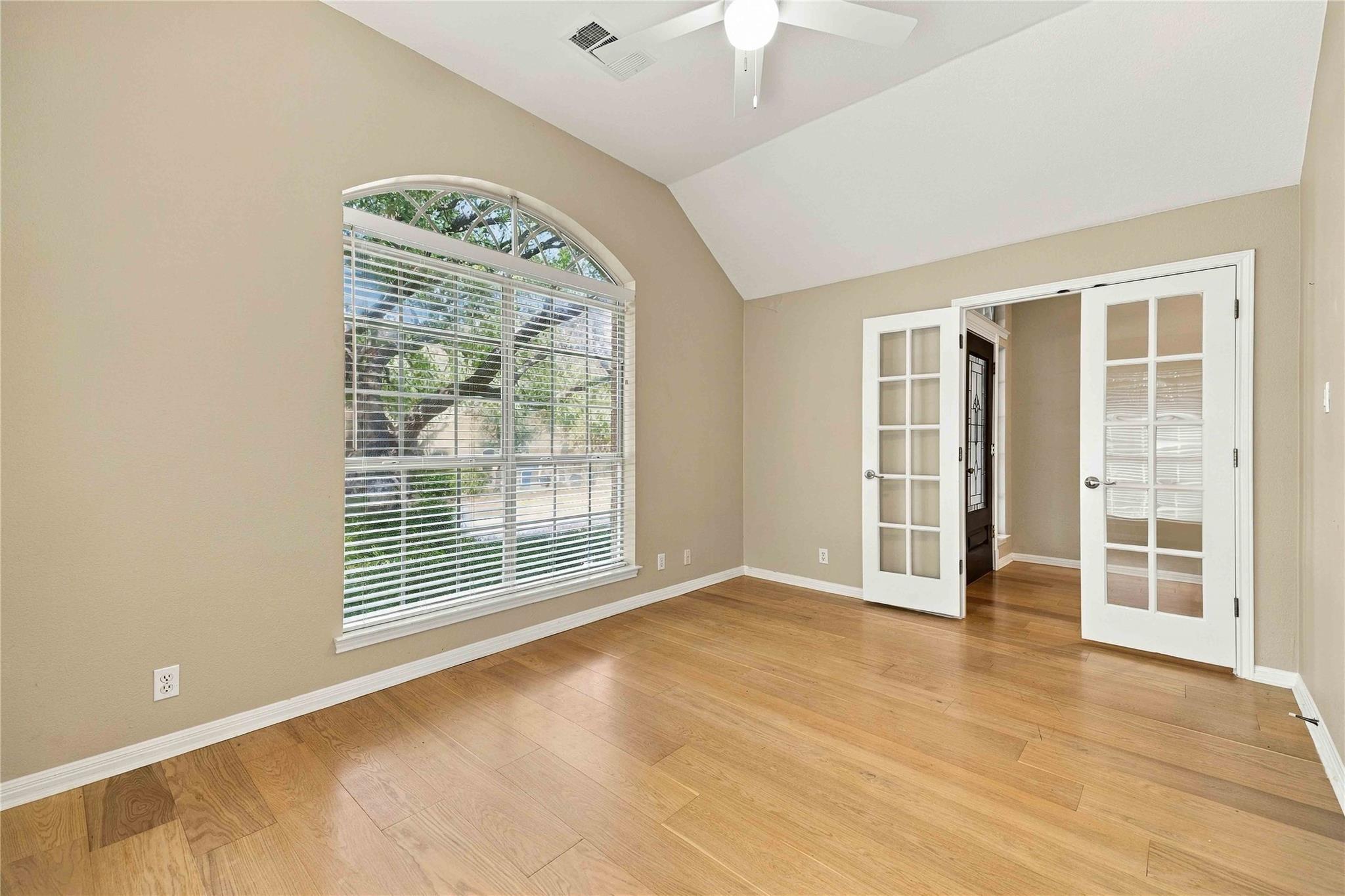 10045 Planters Woods Dr Property Photo 7