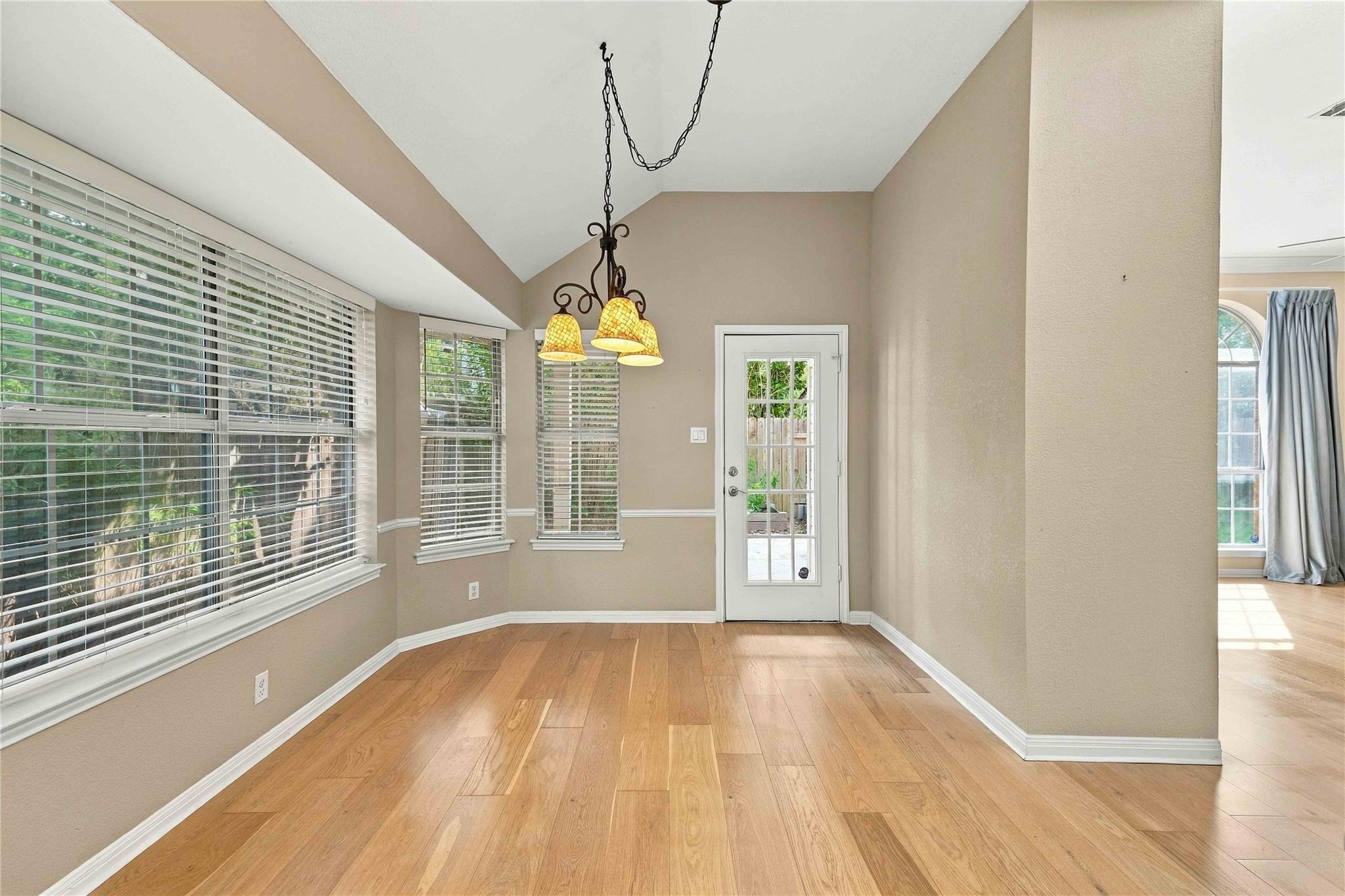 10045 Planters Woods Dr Property Photo 15