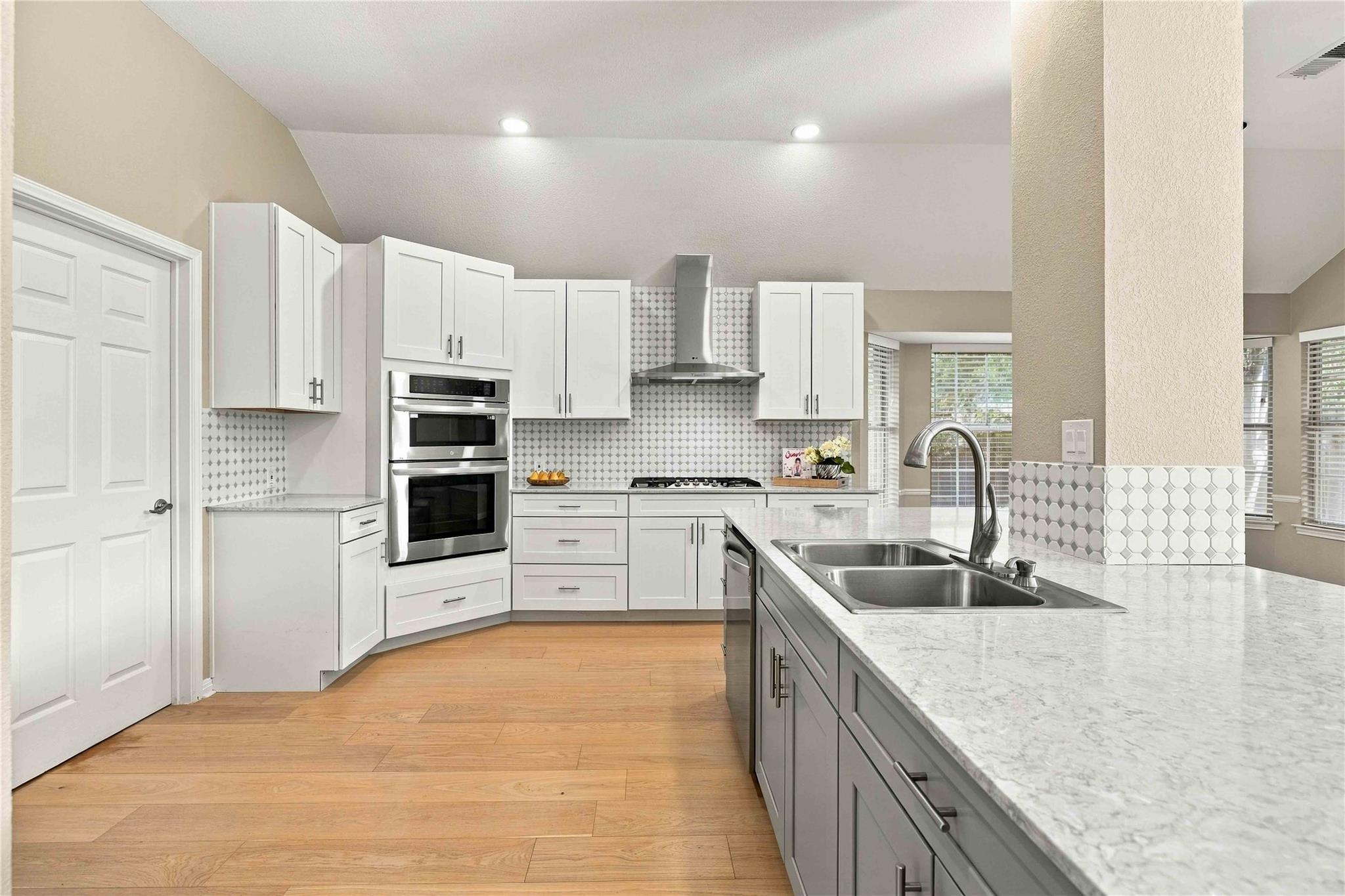10045 Planters Woods Dr Property Photo 17
