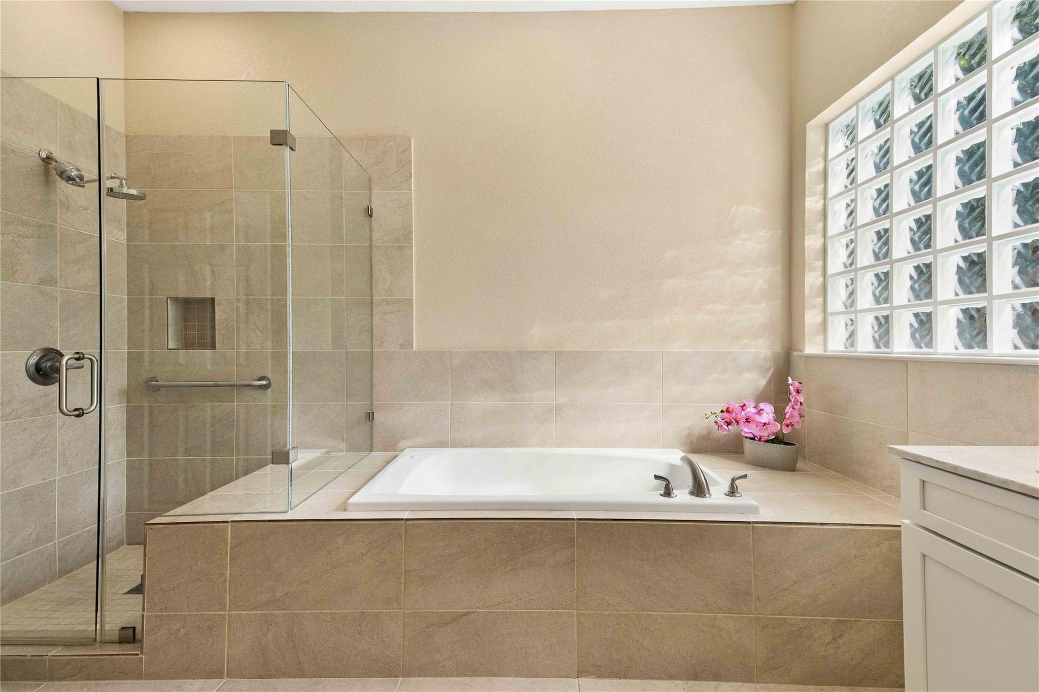 10045 Planters Woods Dr Property Photo 24