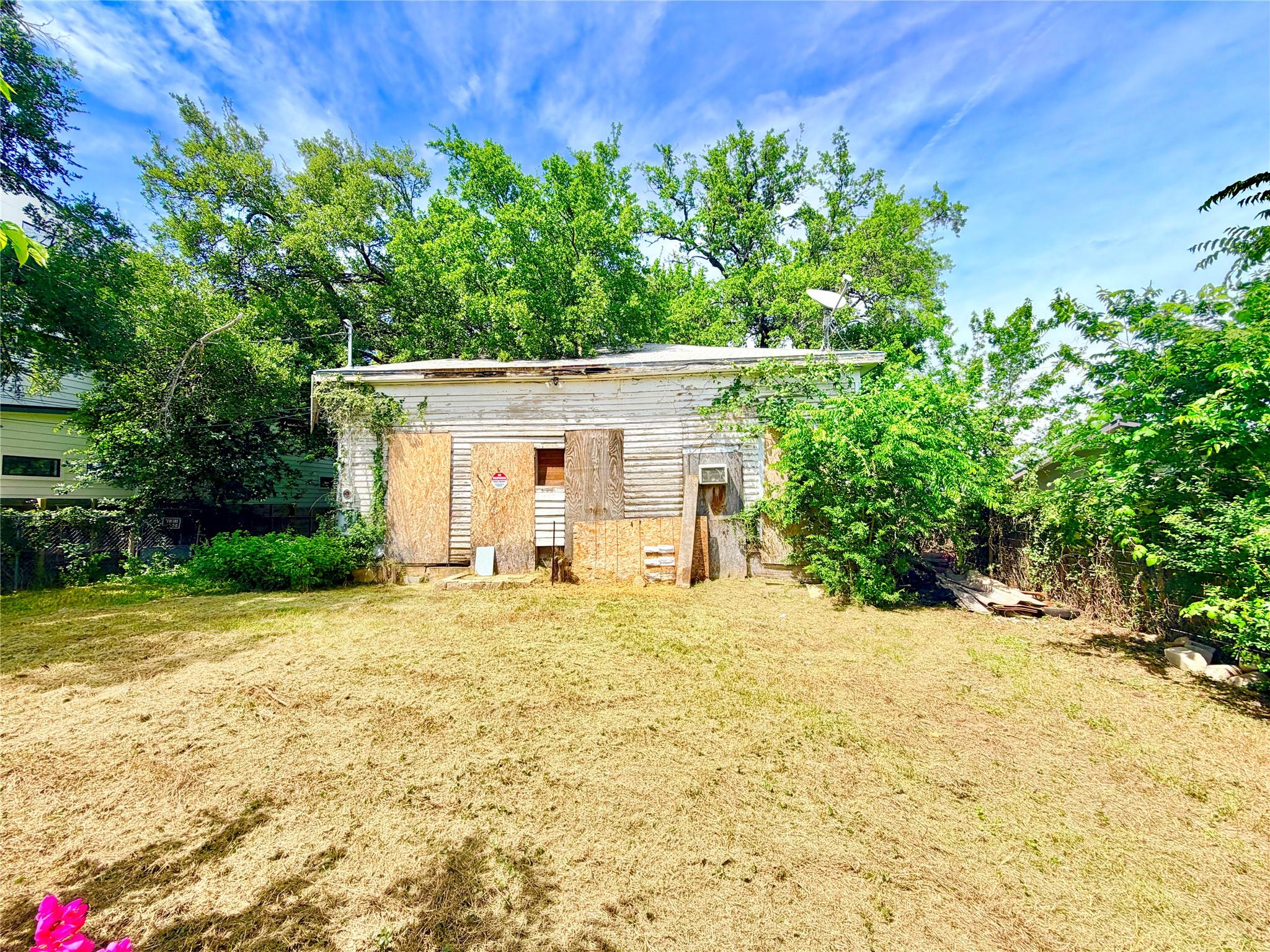 1181 Oakgrove Ave Property Photo 3