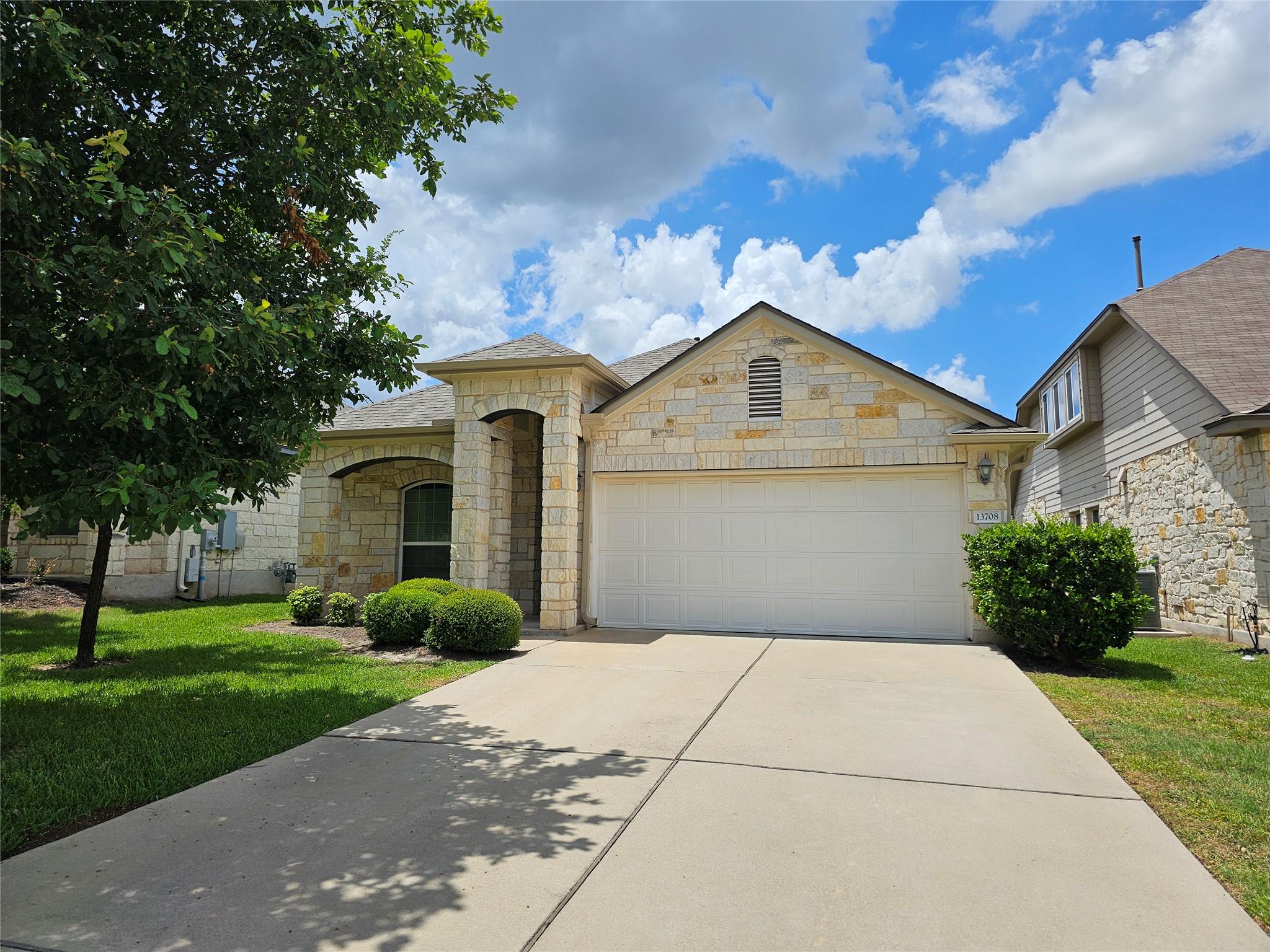 13708 Loleta Way Property Photo 1