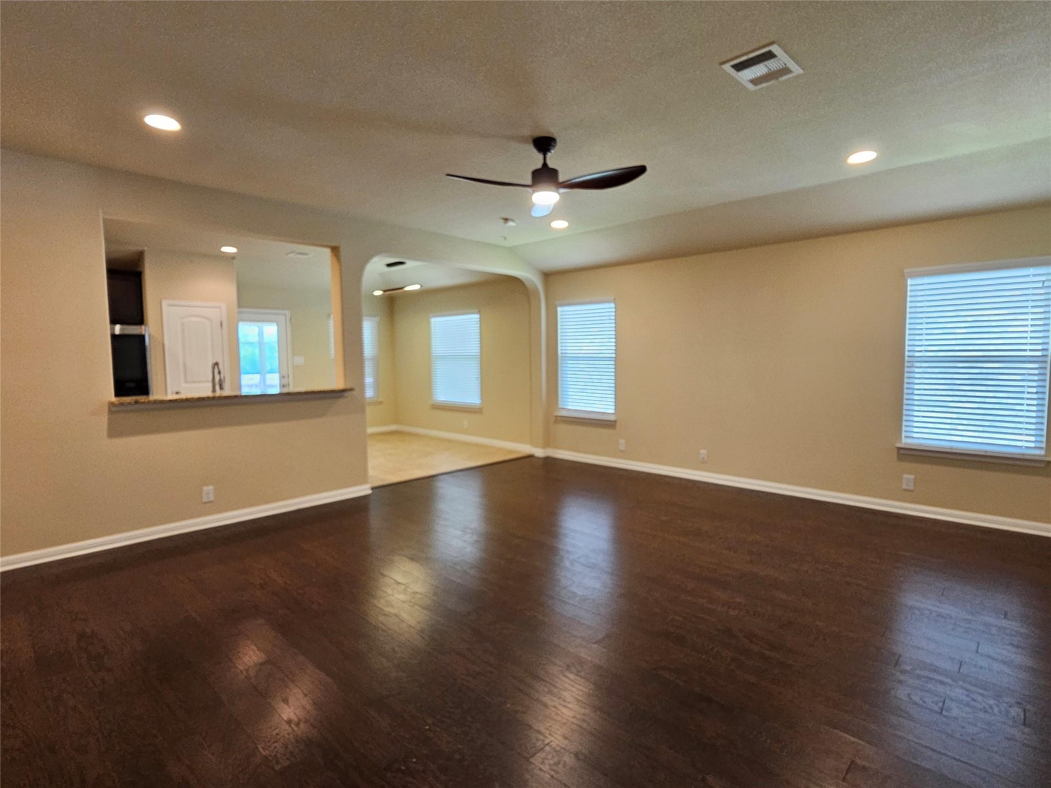 13708 Loleta Way Property Photo 5