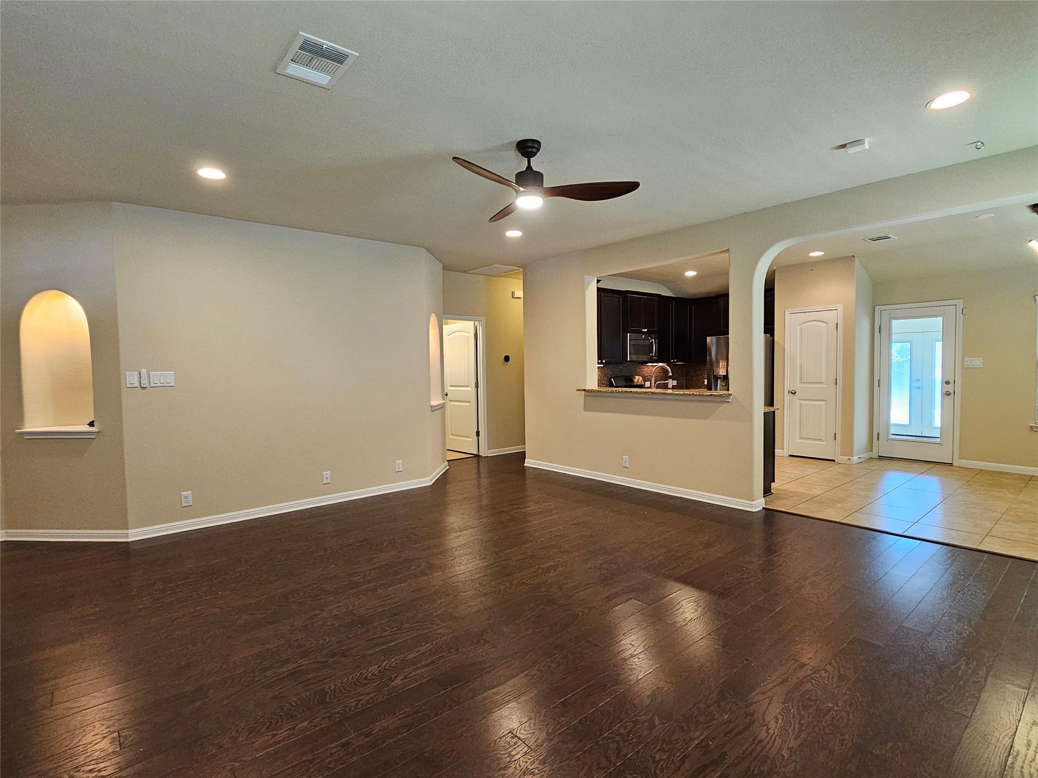 13708 Loleta Way Property Photo 6