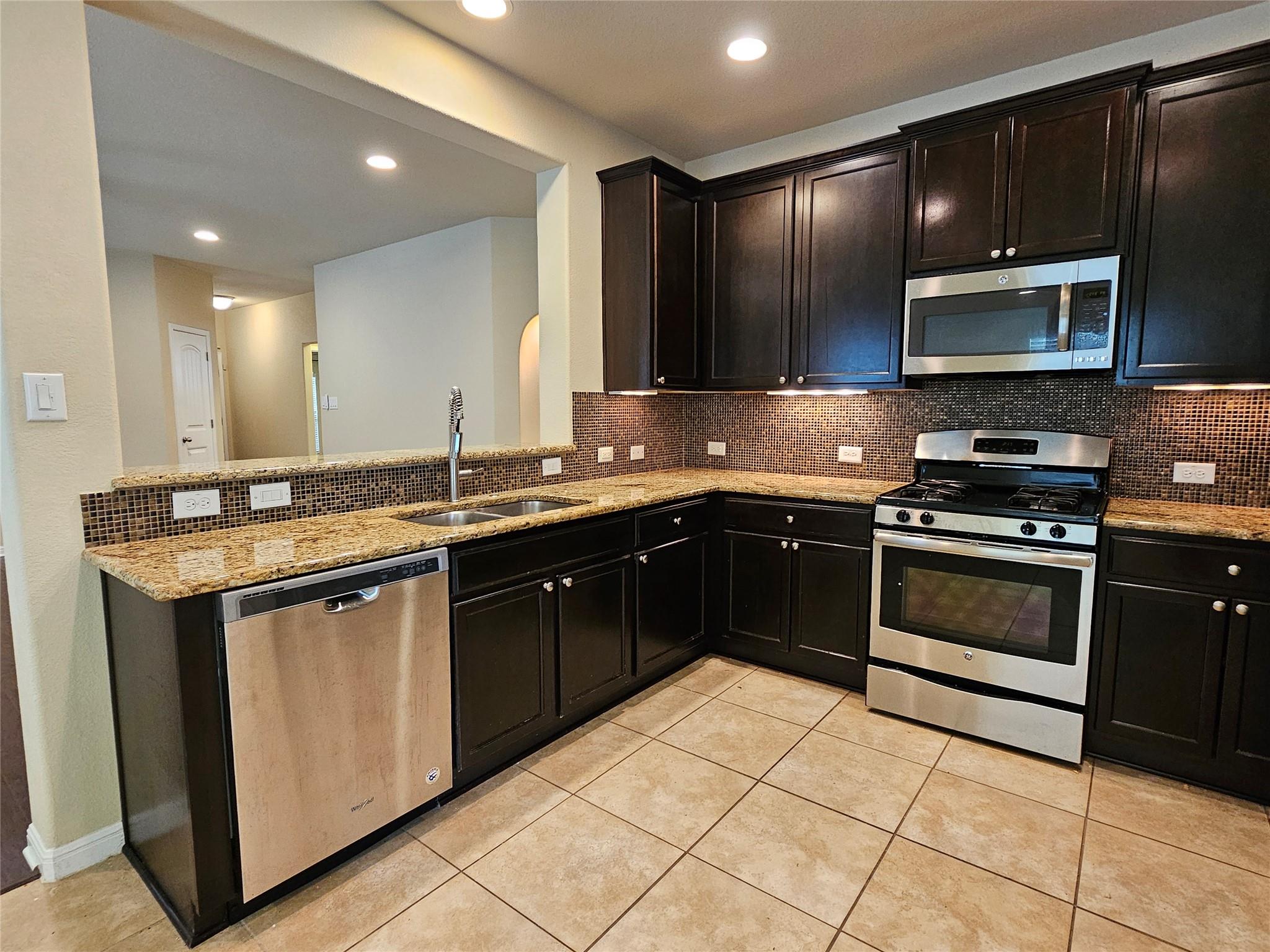 13708 Loleta Way Property Photo 12