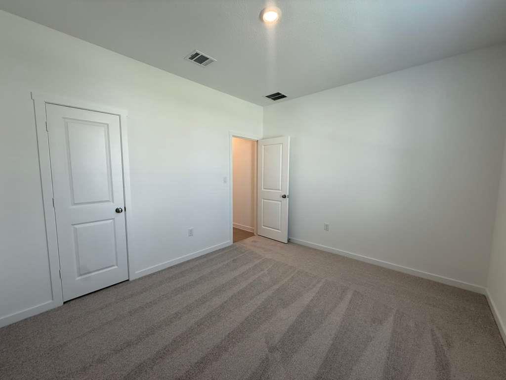 124 Brabham Loop Property Photo 5