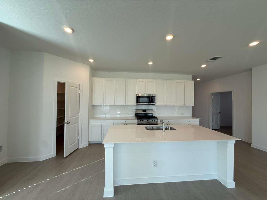 124 Brabham Loop Property Photo 11
