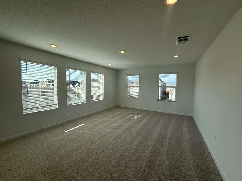 124 Brabham Loop Property Photo 33