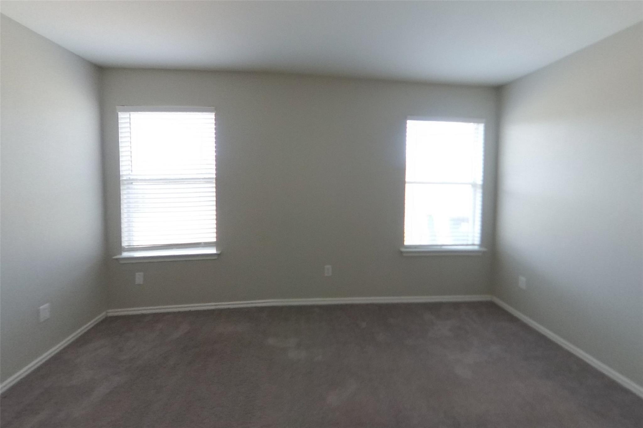 302 Bird Dog Bnd Property Photo 5