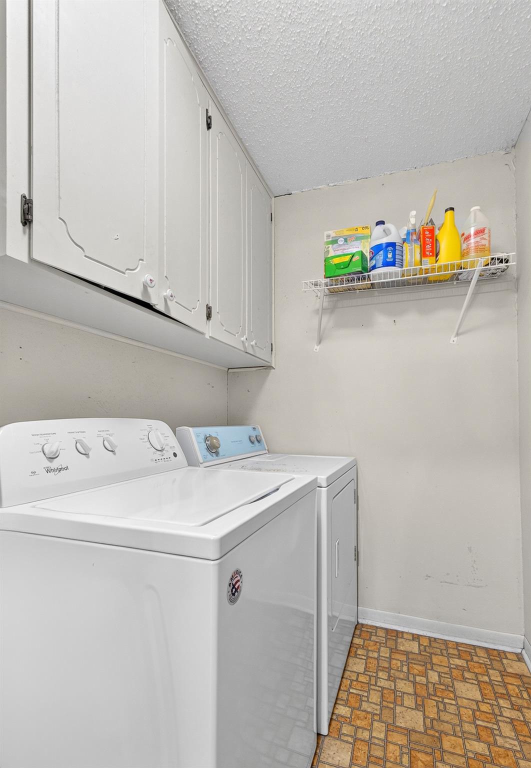 406 E Upshaw Ave Property Photo 10