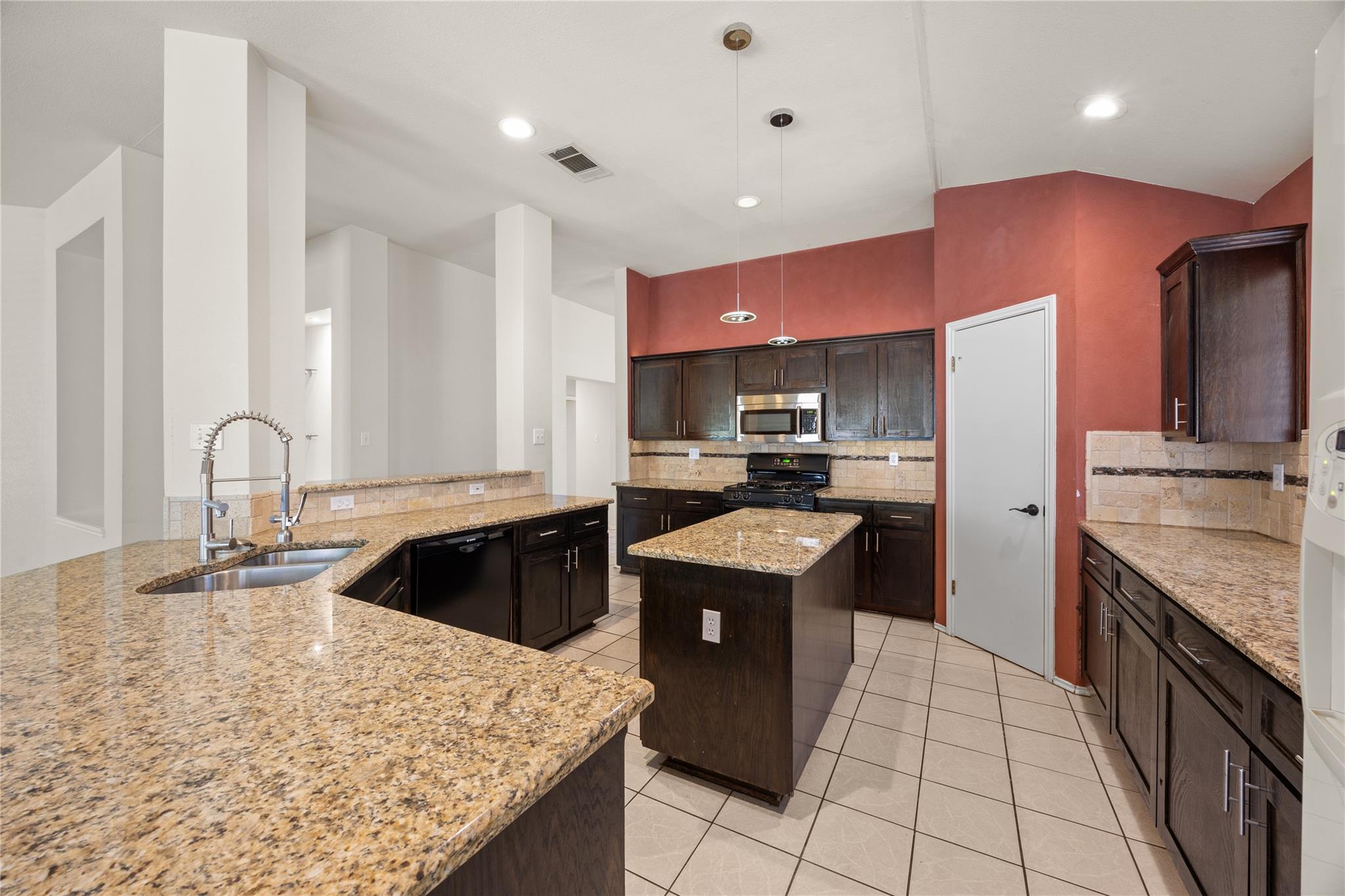 16604 Denise Dr Property Photo 16