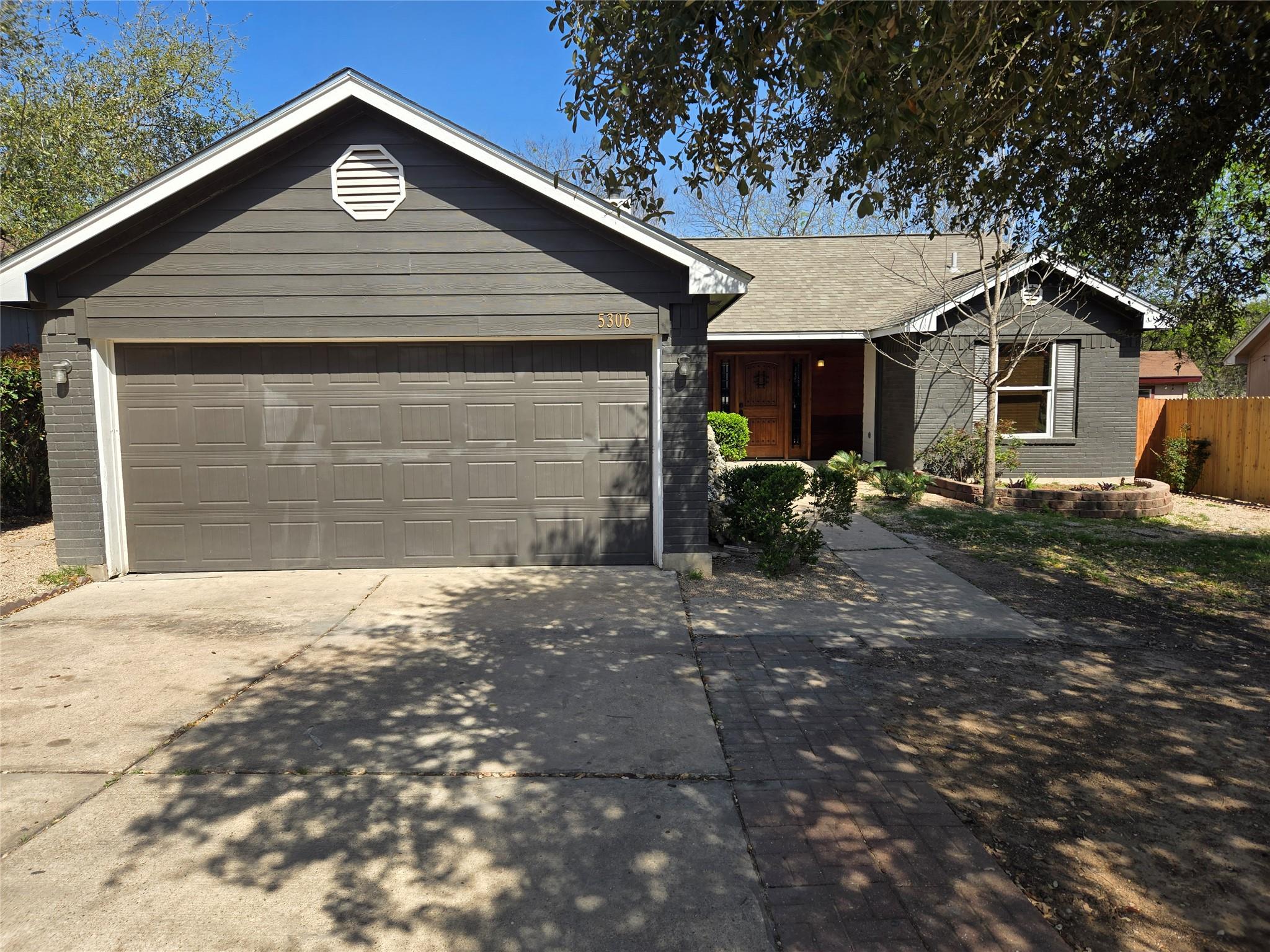 5306 Lark Creek Dr Property Photo