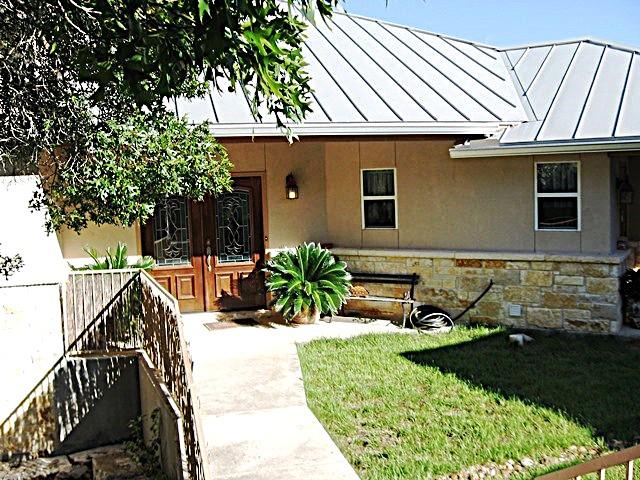 2552 Connie Dr Property Photo 1