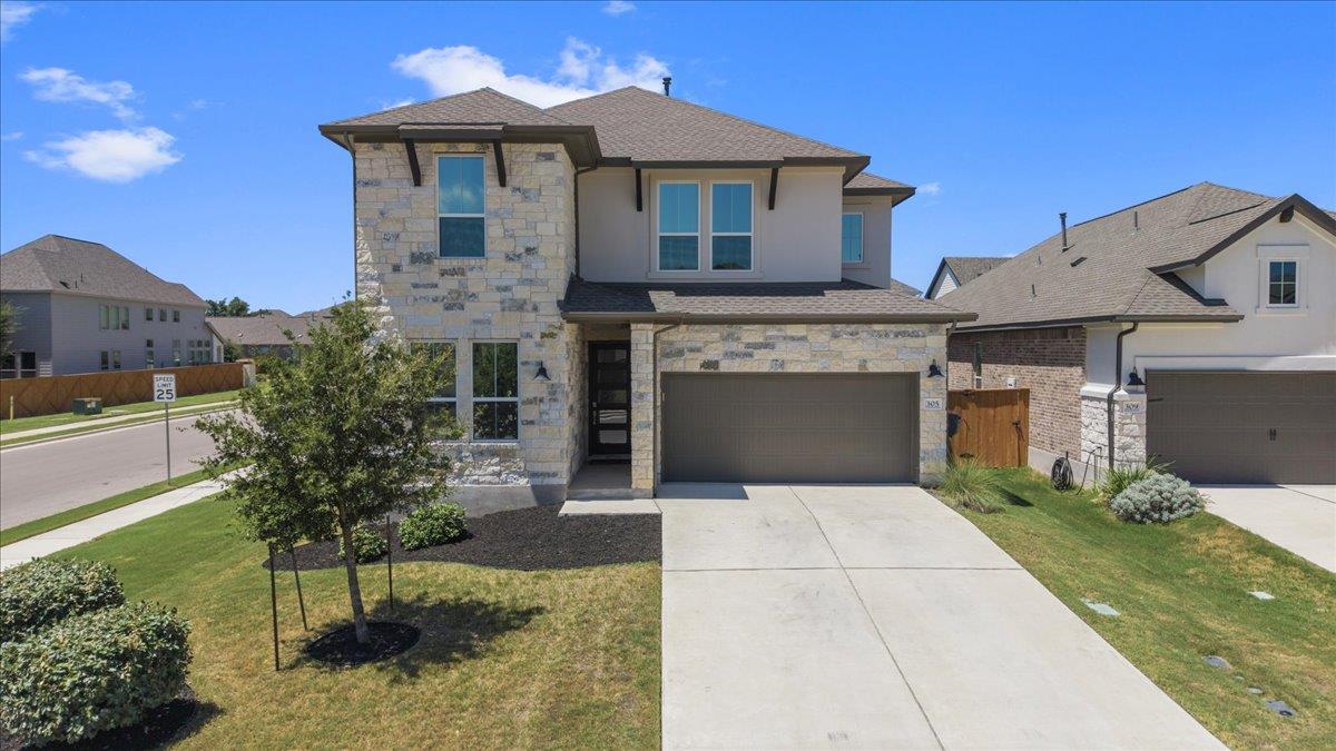 305 Lariat Loop Property Photo 1