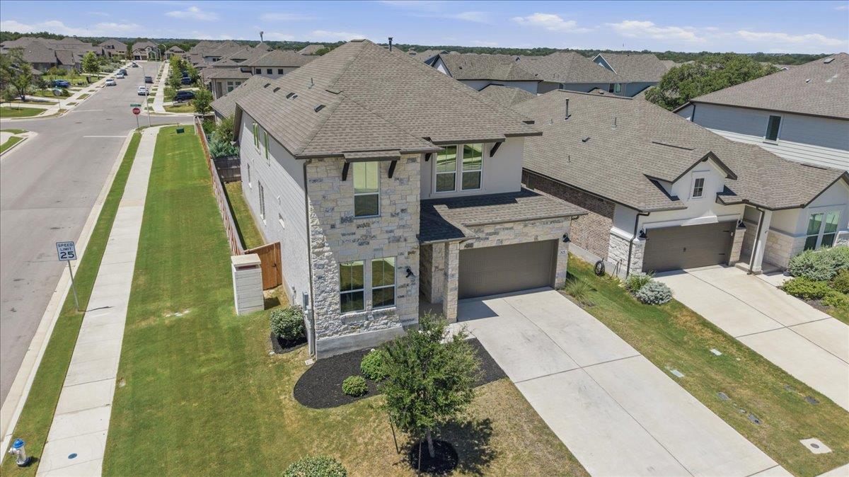 305 Lariat Loop Property Photo 3