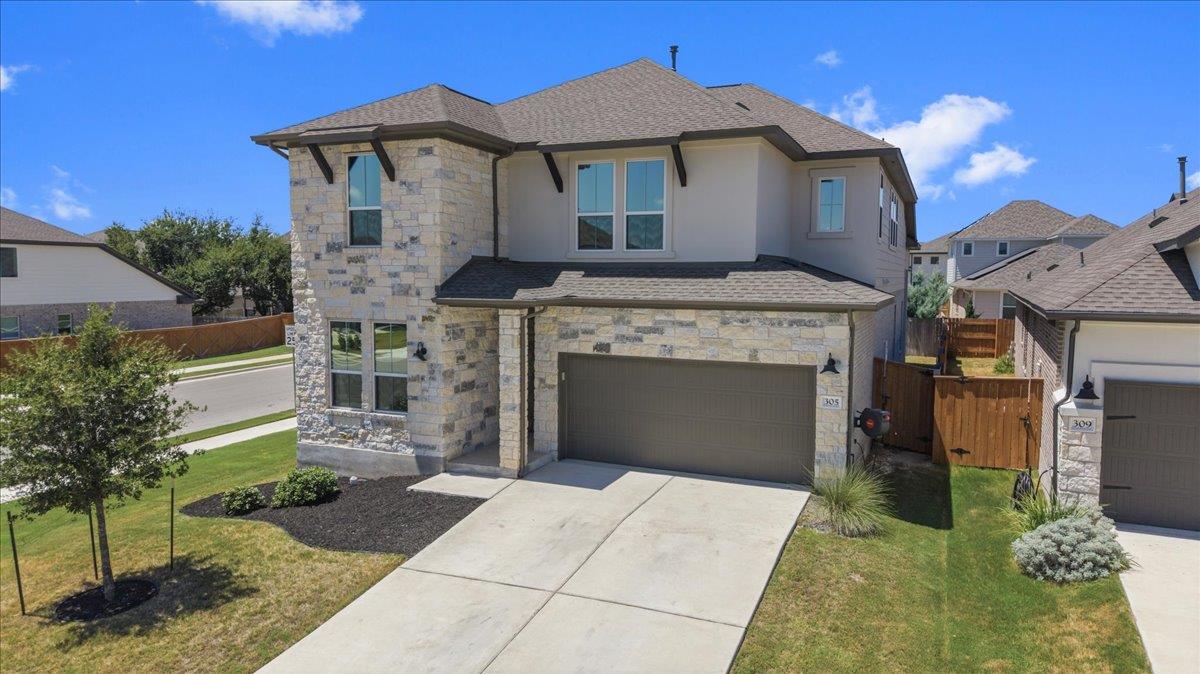 305 Lariat Loop Property Photo 4
