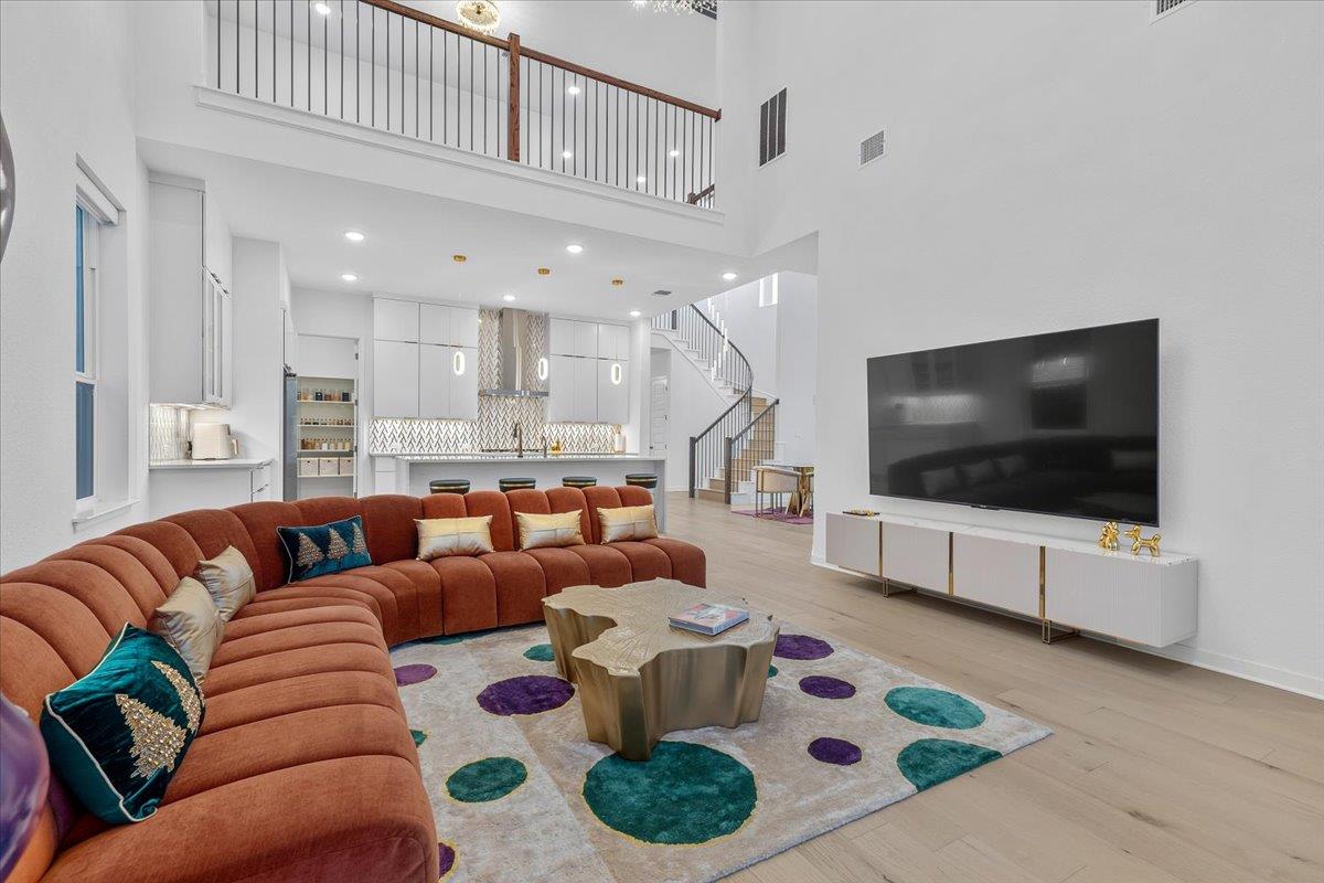 305 Lariat Loop Property Photo 15