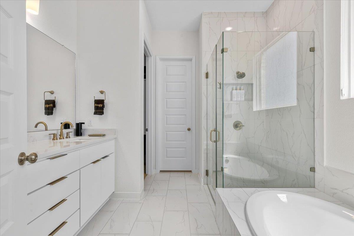 305 Lariat Loop Property Photo 21
