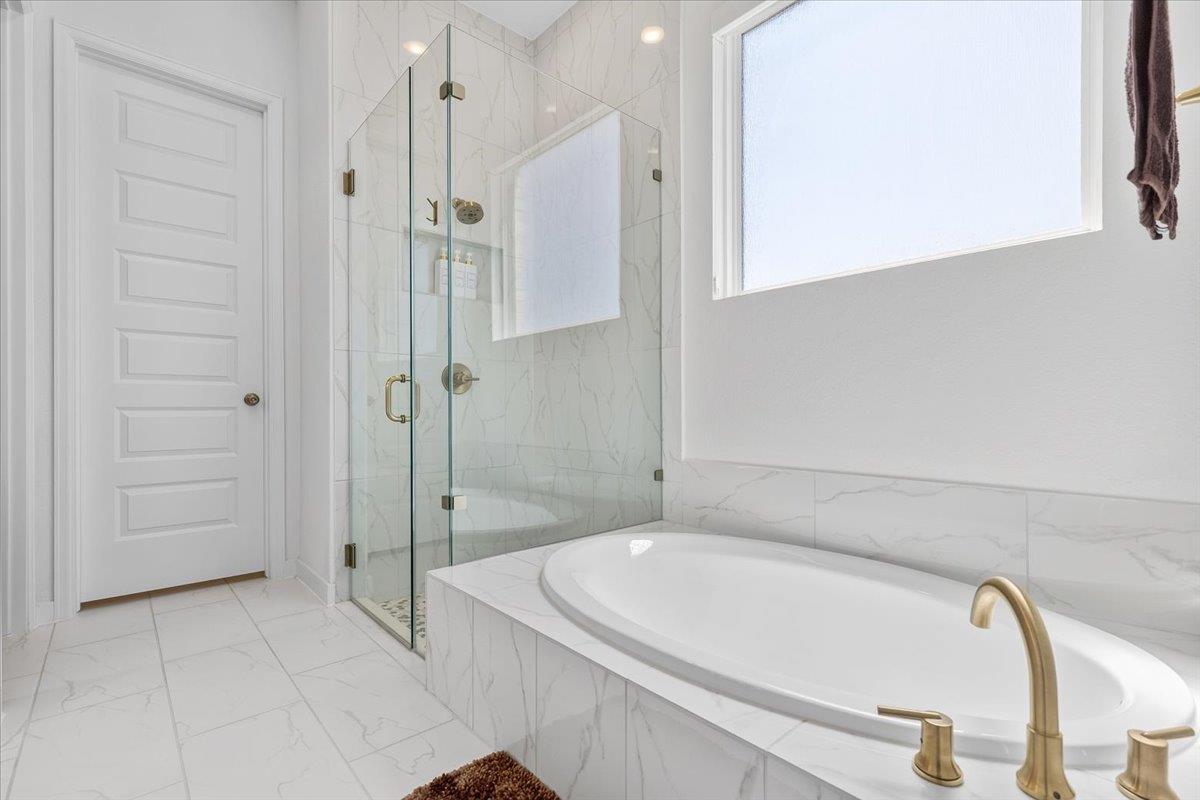 305 Lariat Loop Property Photo 23