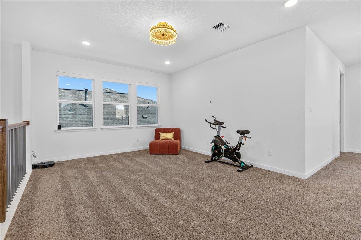 305 Lariat Loop Property Photo 27